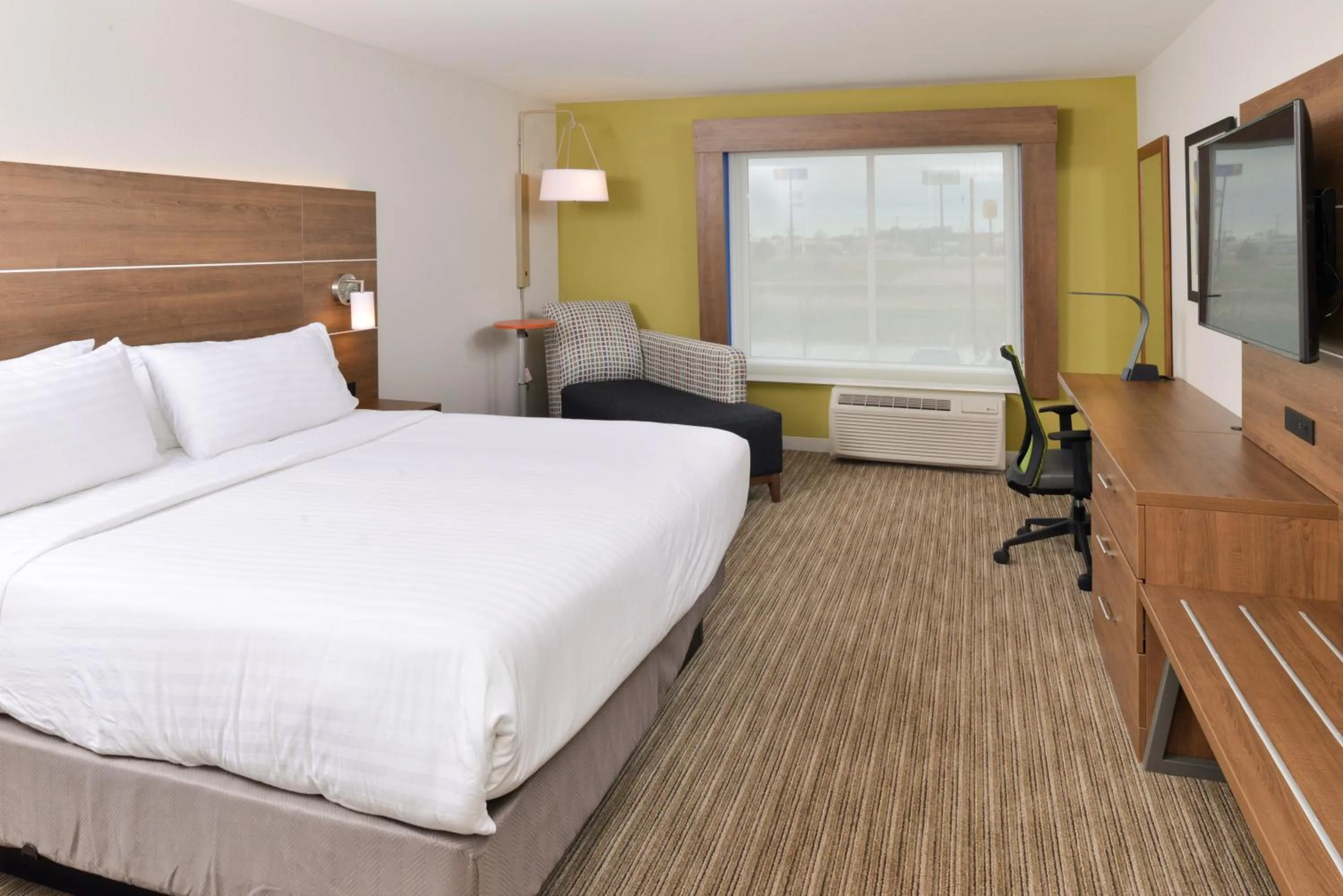 Photo of the whole room, Bed in Holiday Inn Express & Suites - Ogallala by IHG