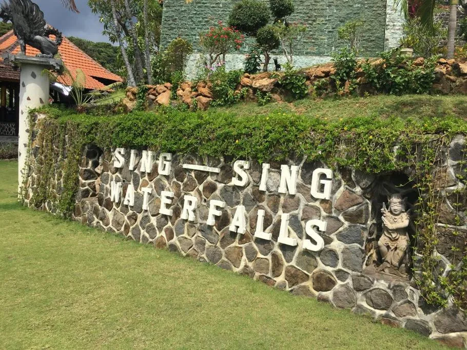 Facade/entrance in Sing Sing Resort Lovina