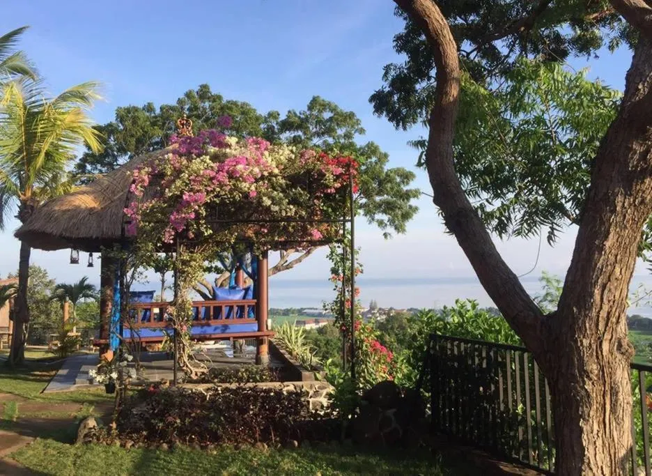 Garden in Sing Sing Resort Lovina