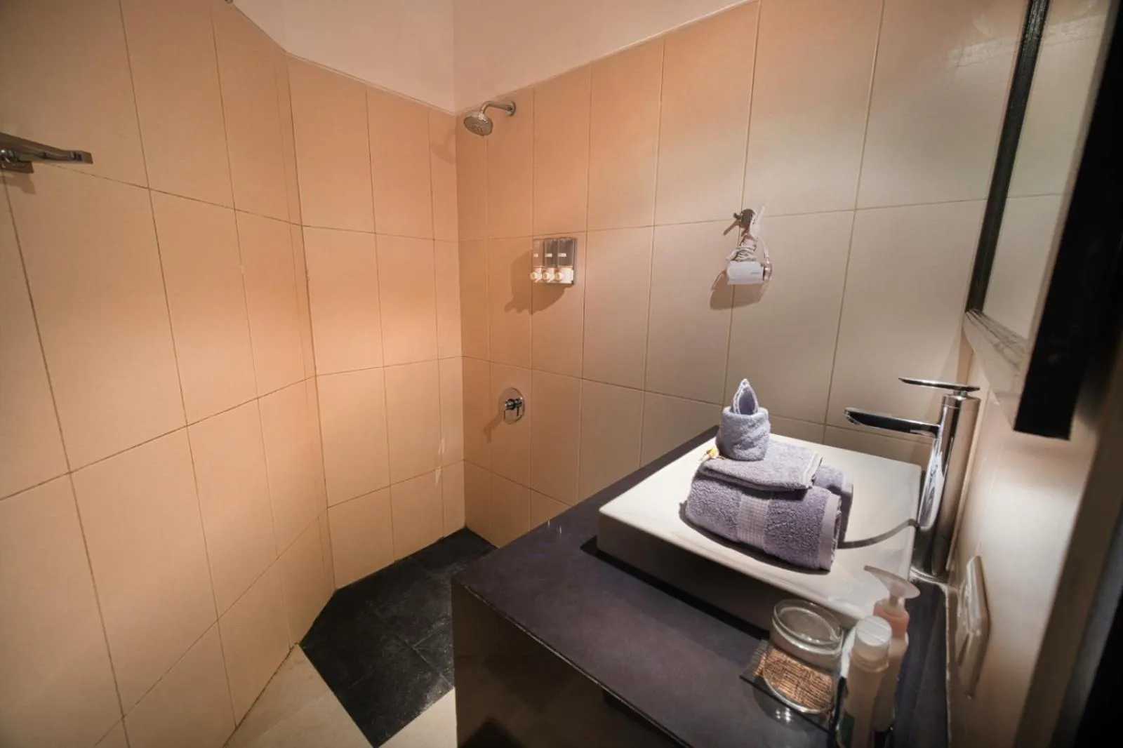 Bed in Sing Sing Resort Lovina