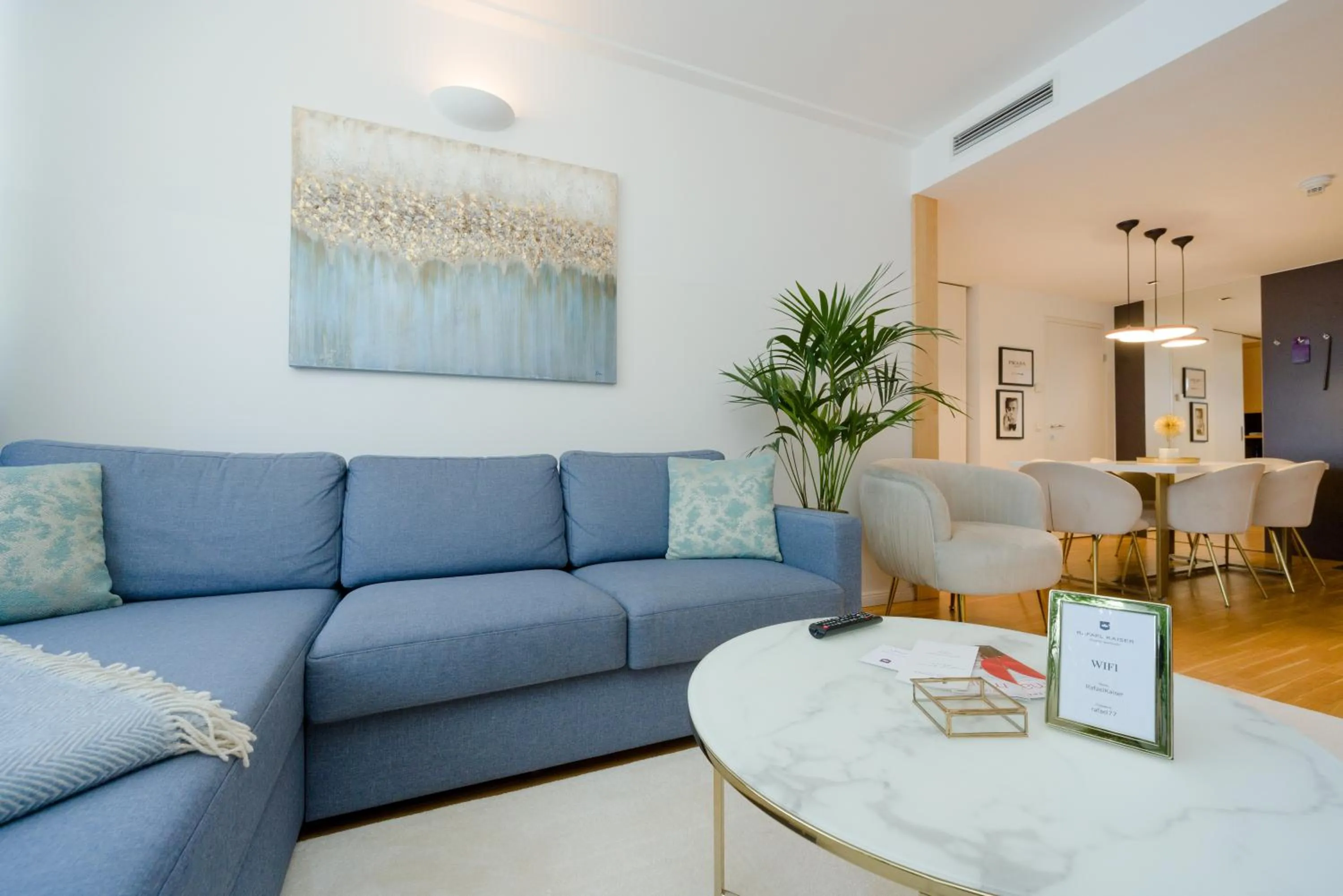 Living room in RAFAEL KAISER - Premium Apartments City Centre - Contactless Check-In