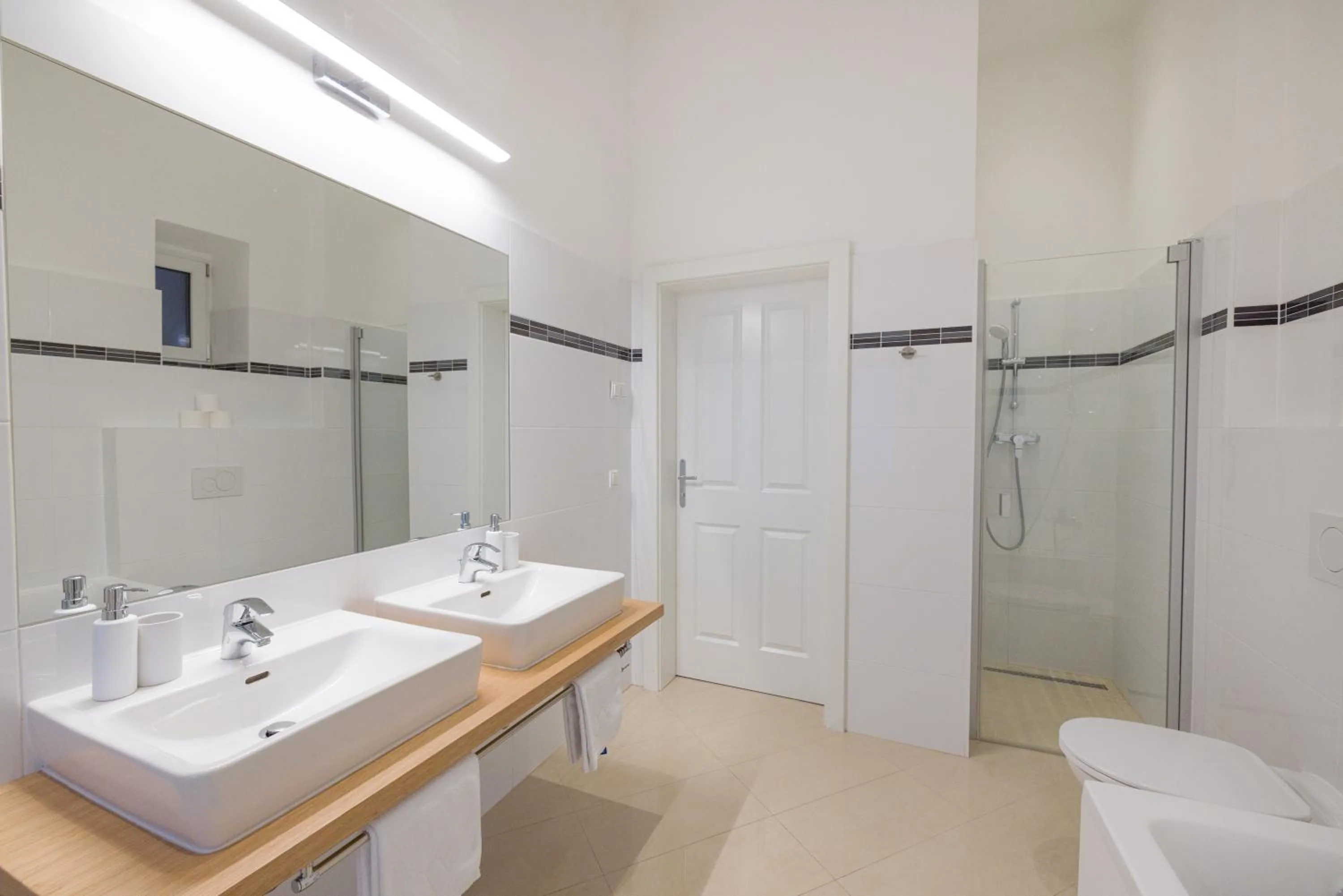 Shower in RAFAEL KAISER - Premium Apartments City Centre - Contactless Check-In