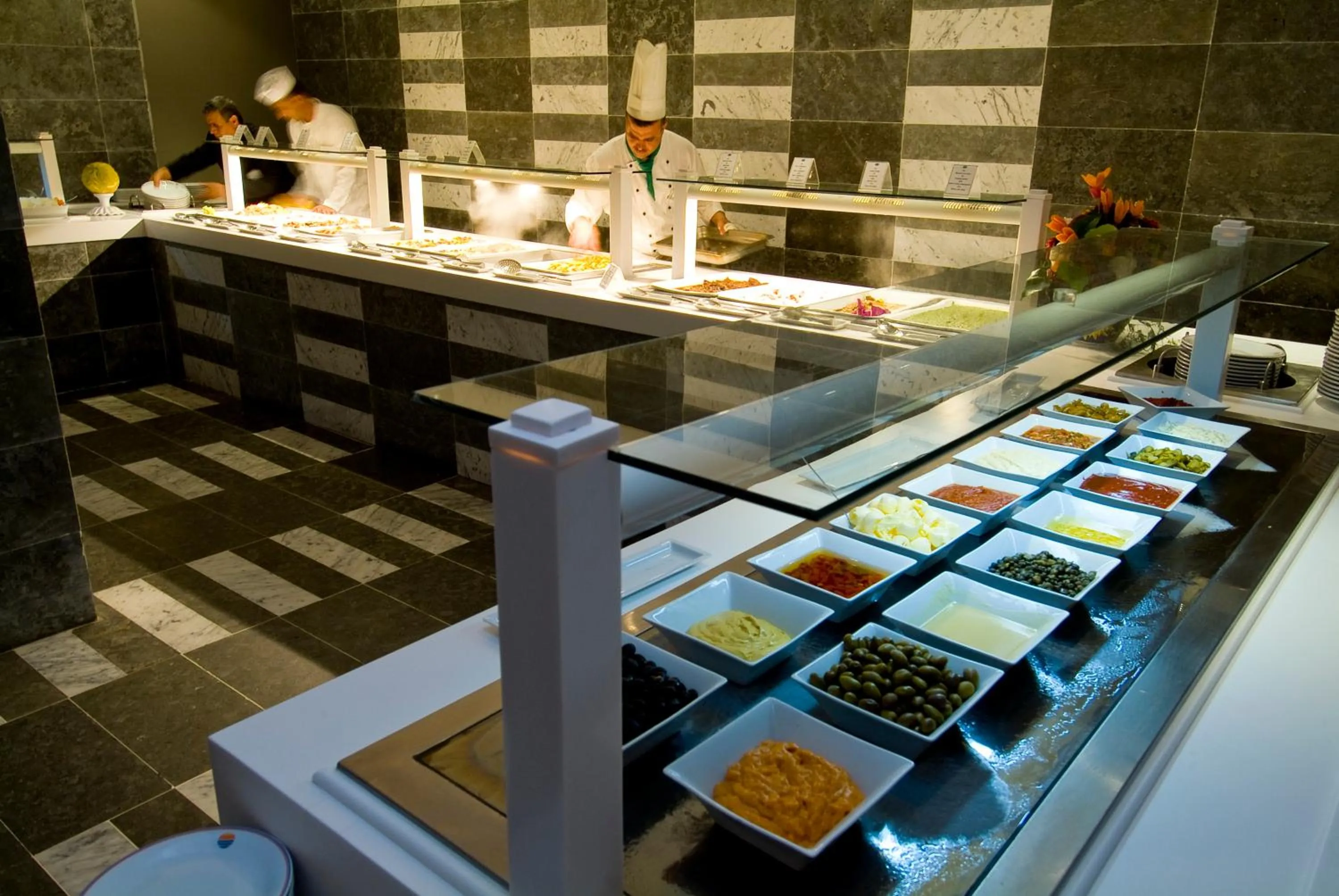 Restaurant/places to eat in The Orangers Beach Resort and Bungalows All Inclusive