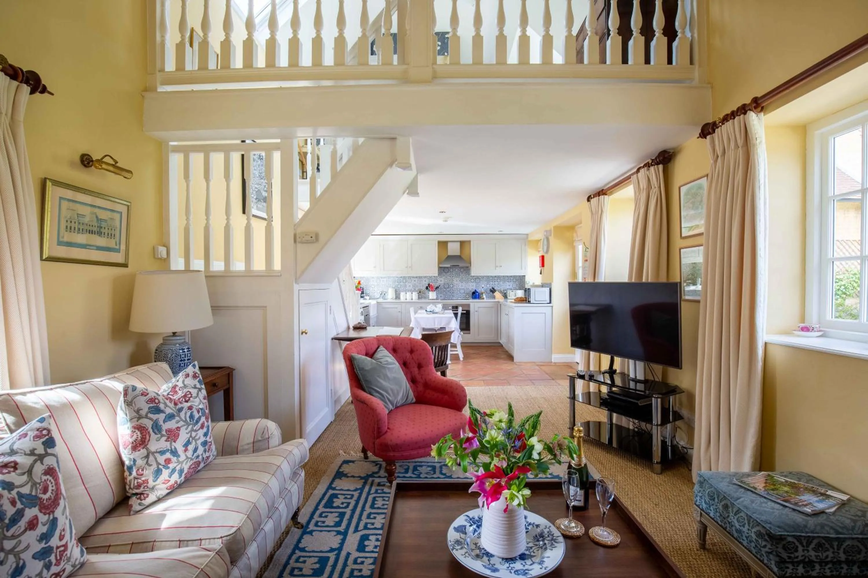 Seating area in Saratoga Cottage