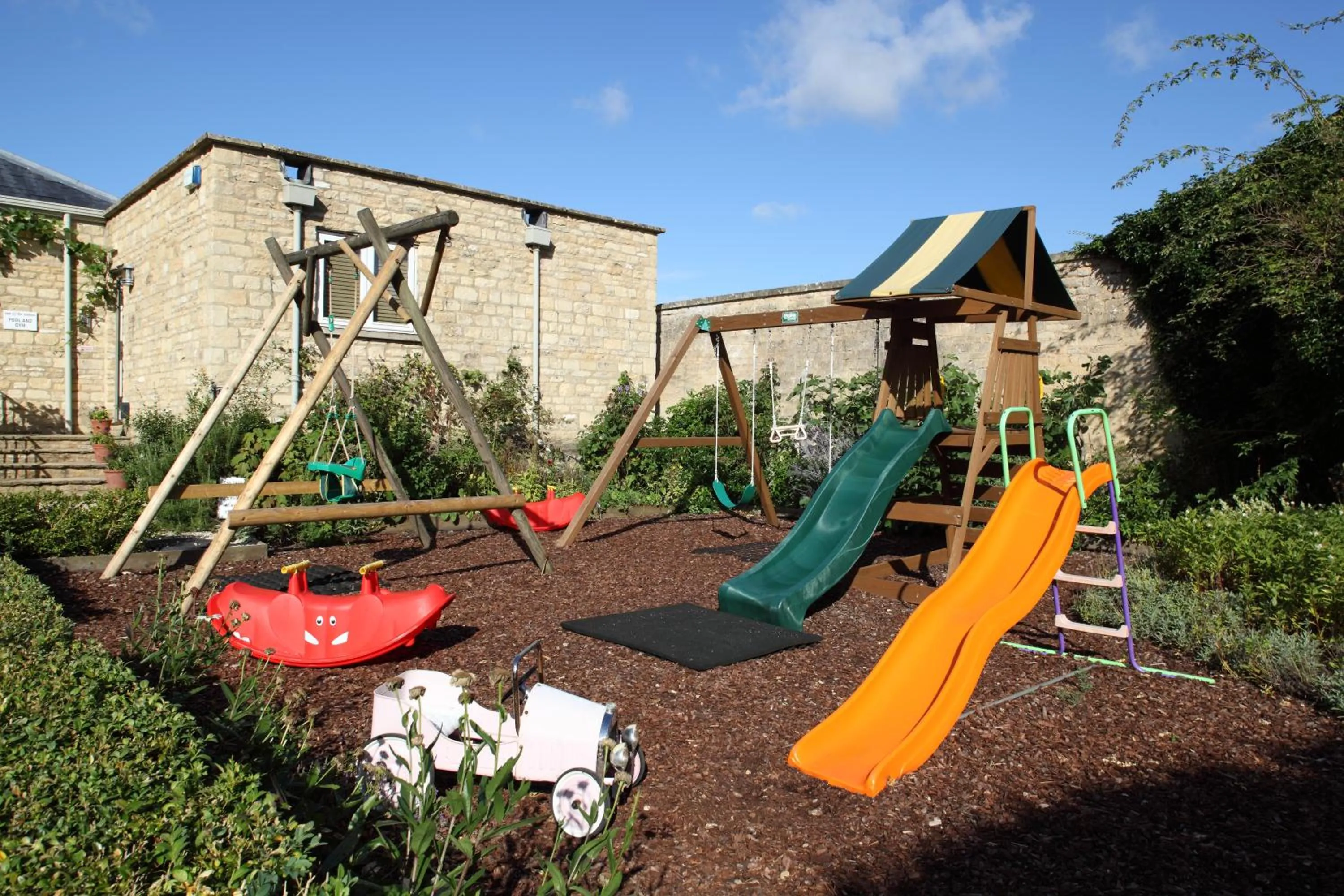 Children play ground in Saratoga Cottage