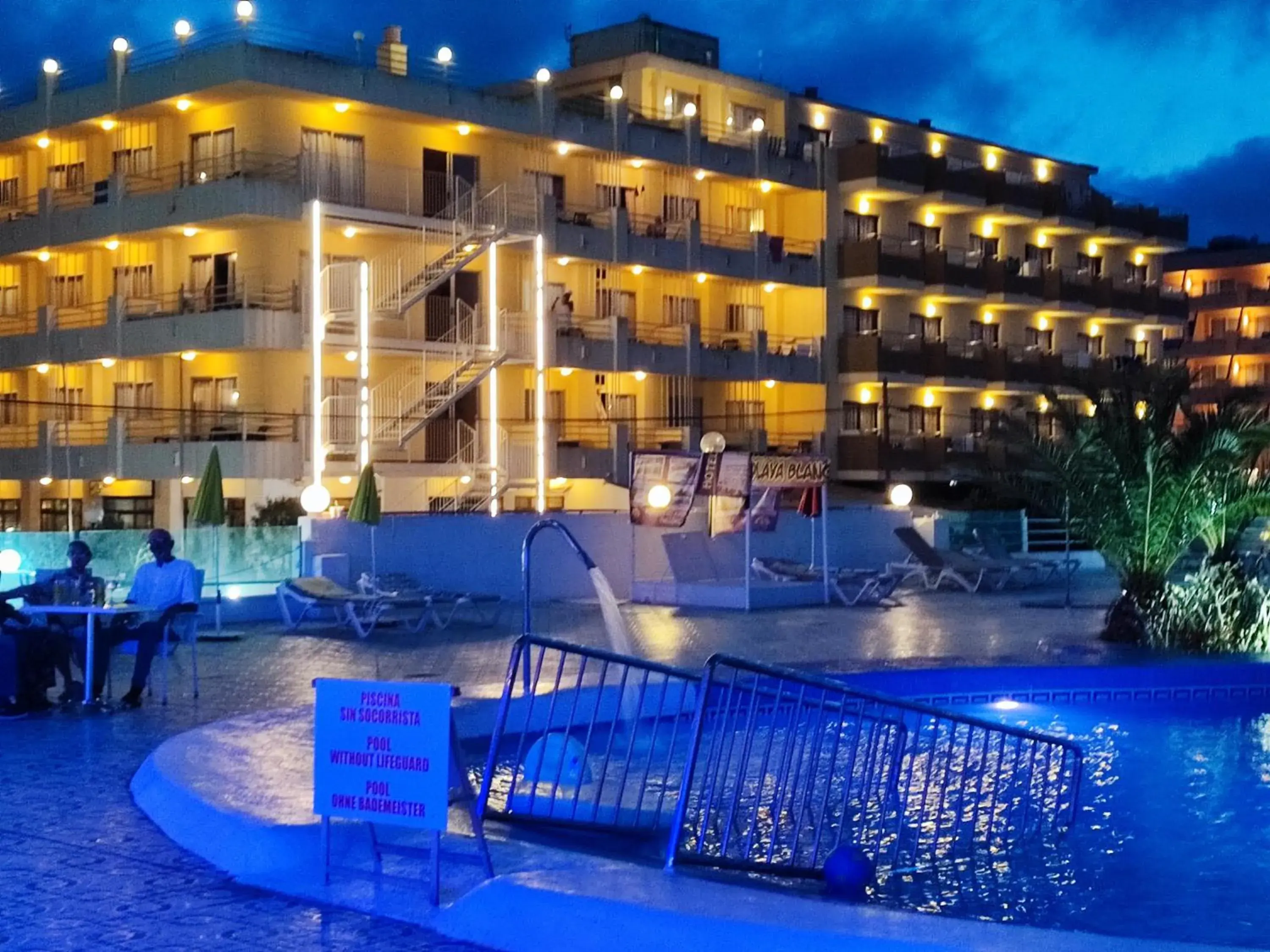Property building in BJ Bei Juan Hostal Property building in BJ Bei Juan Hostal