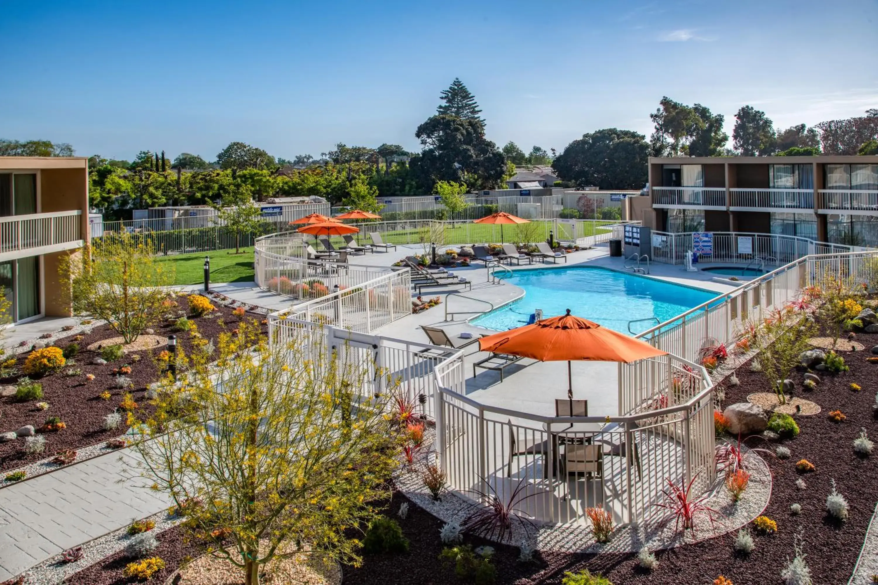Pool view in Holiday Inn Oxnard - Ventura by IHG Pool view in Holiday Inn Oxnard - Ventura by IHG