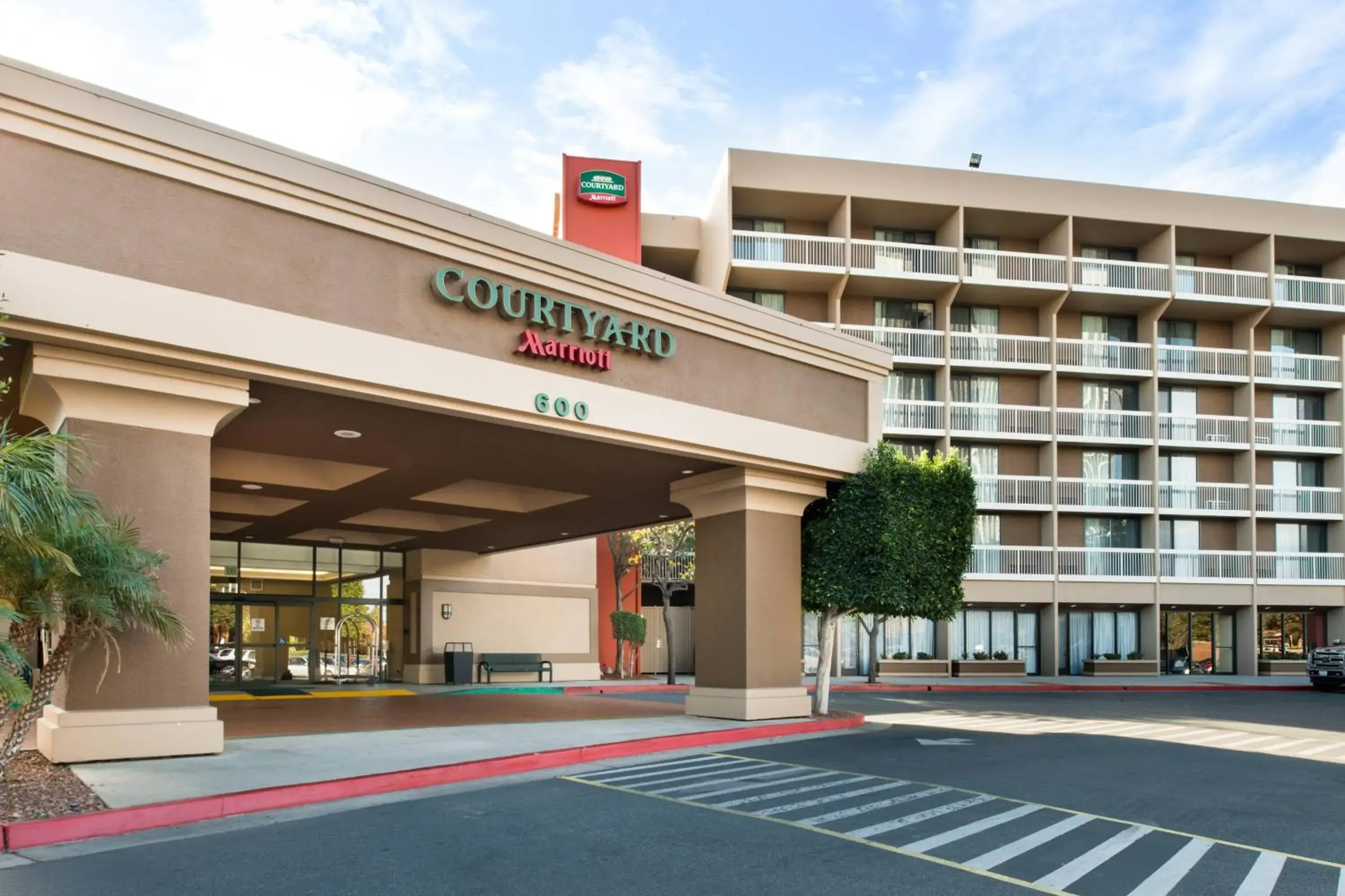 Property building in Courtyard by Marriott Oxnard/Ventura Property building in Courtyard by Marriott Oxnard/Ventura