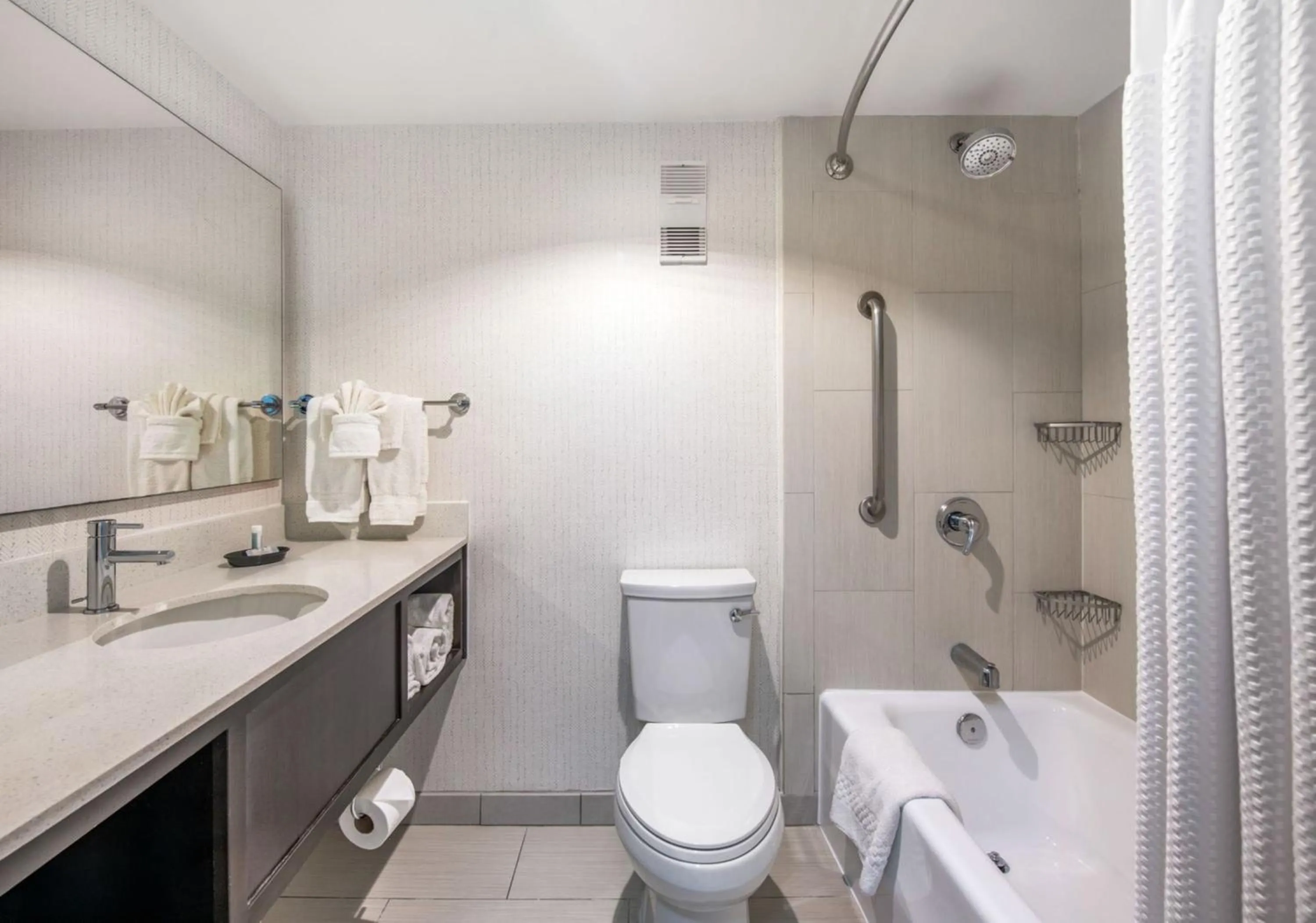 Photo of the whole room in Holiday Inn Oxnard - Ventura by IHG