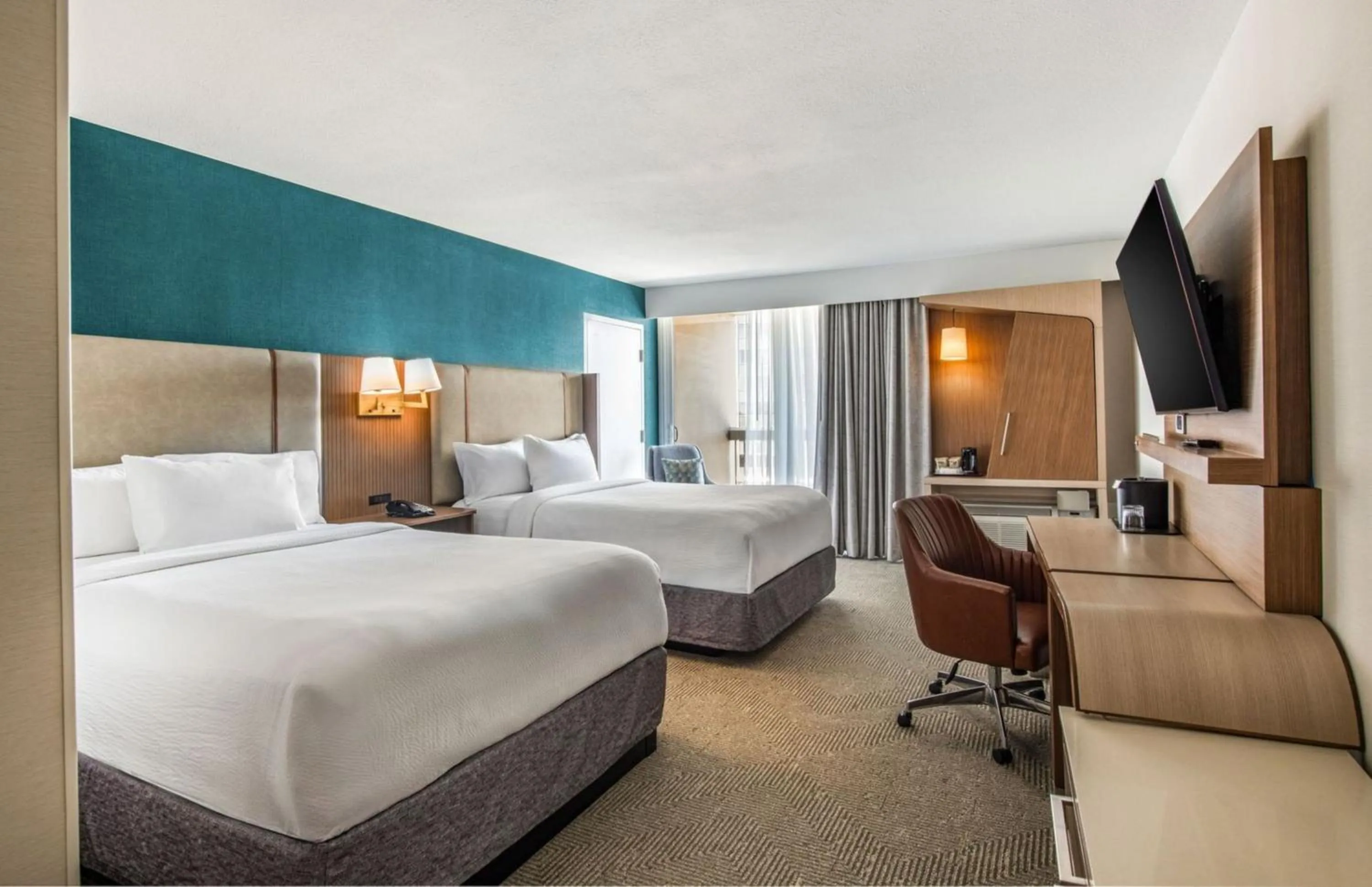 Photo of the whole room, Bed in Holiday Inn Oxnard - Ventura by IHG