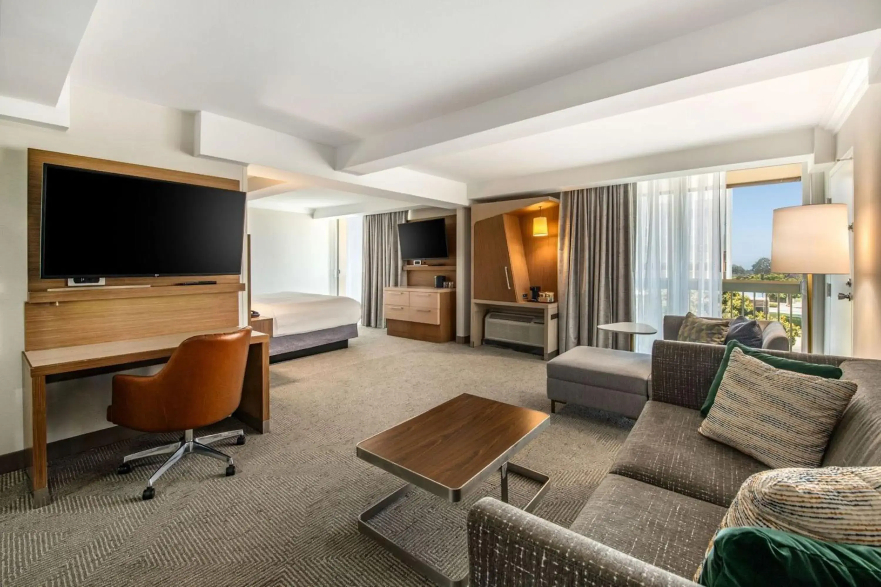 Photo of the whole room in Holiday Inn Oxnard - Ventura by IHG Photo of the whole room in Holiday Inn Oxnard - Ventura by IHG