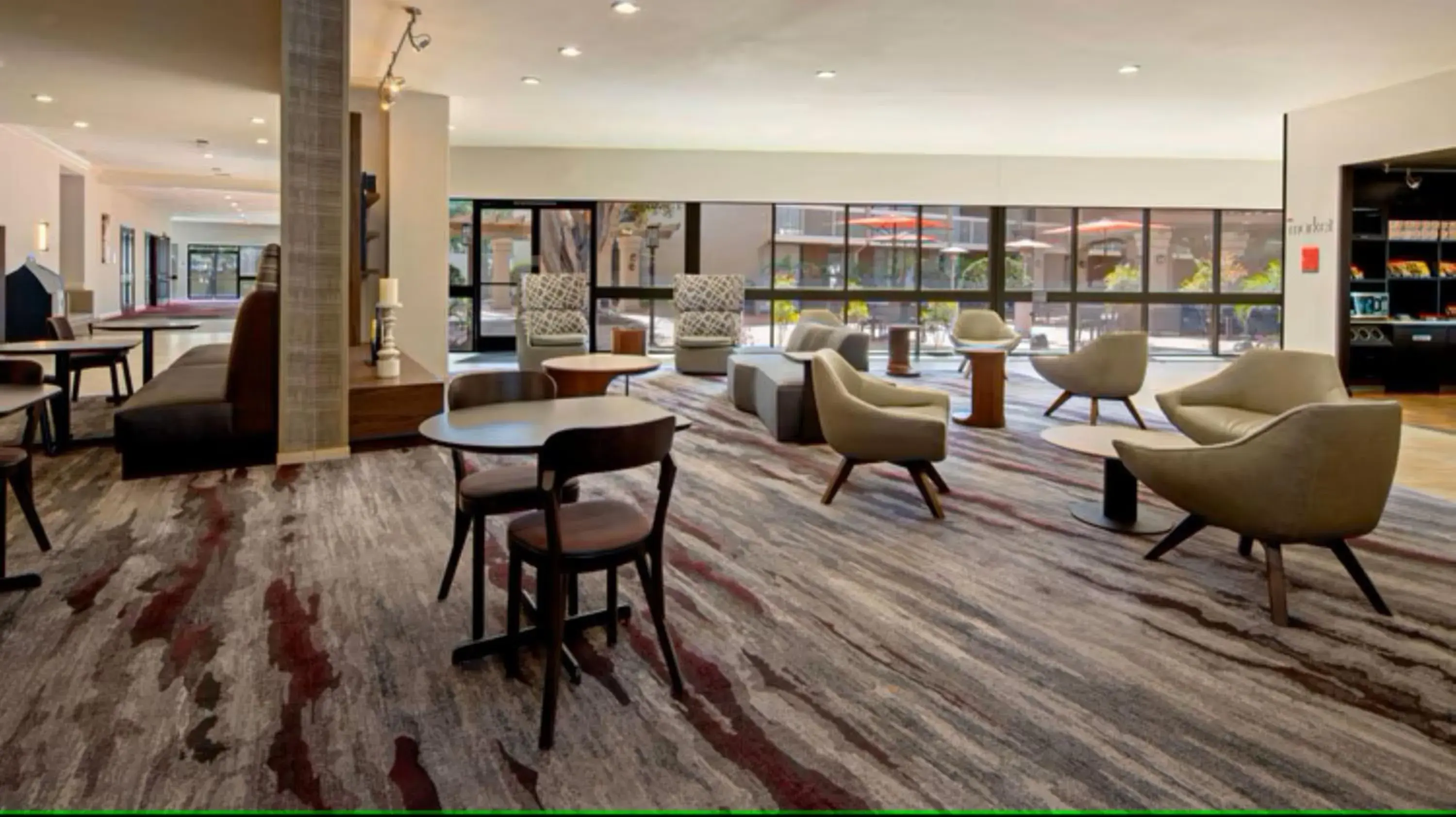Property building in Holiday Inn Oxnard - Ventura by IHG Property building in Holiday Inn Oxnard - Ventura by IHG