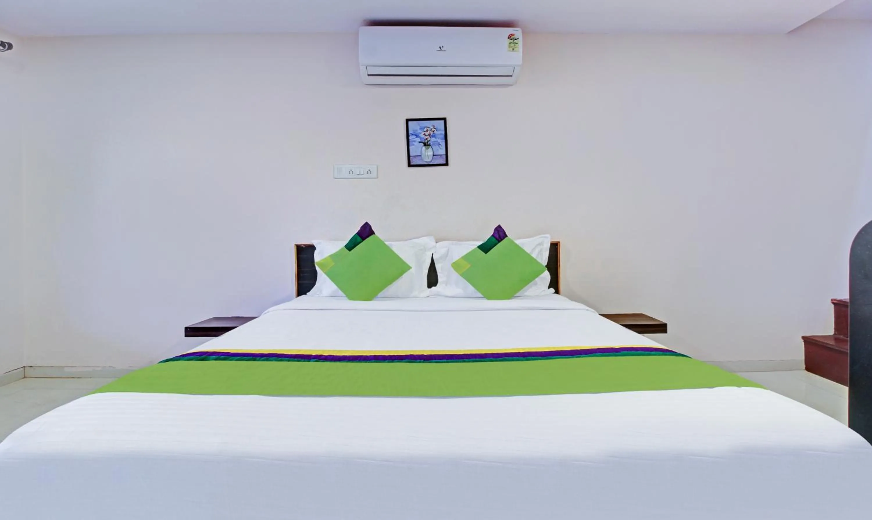 Bedroom in Treebo Berry Hill Venna Lake, 3 Km From City Center