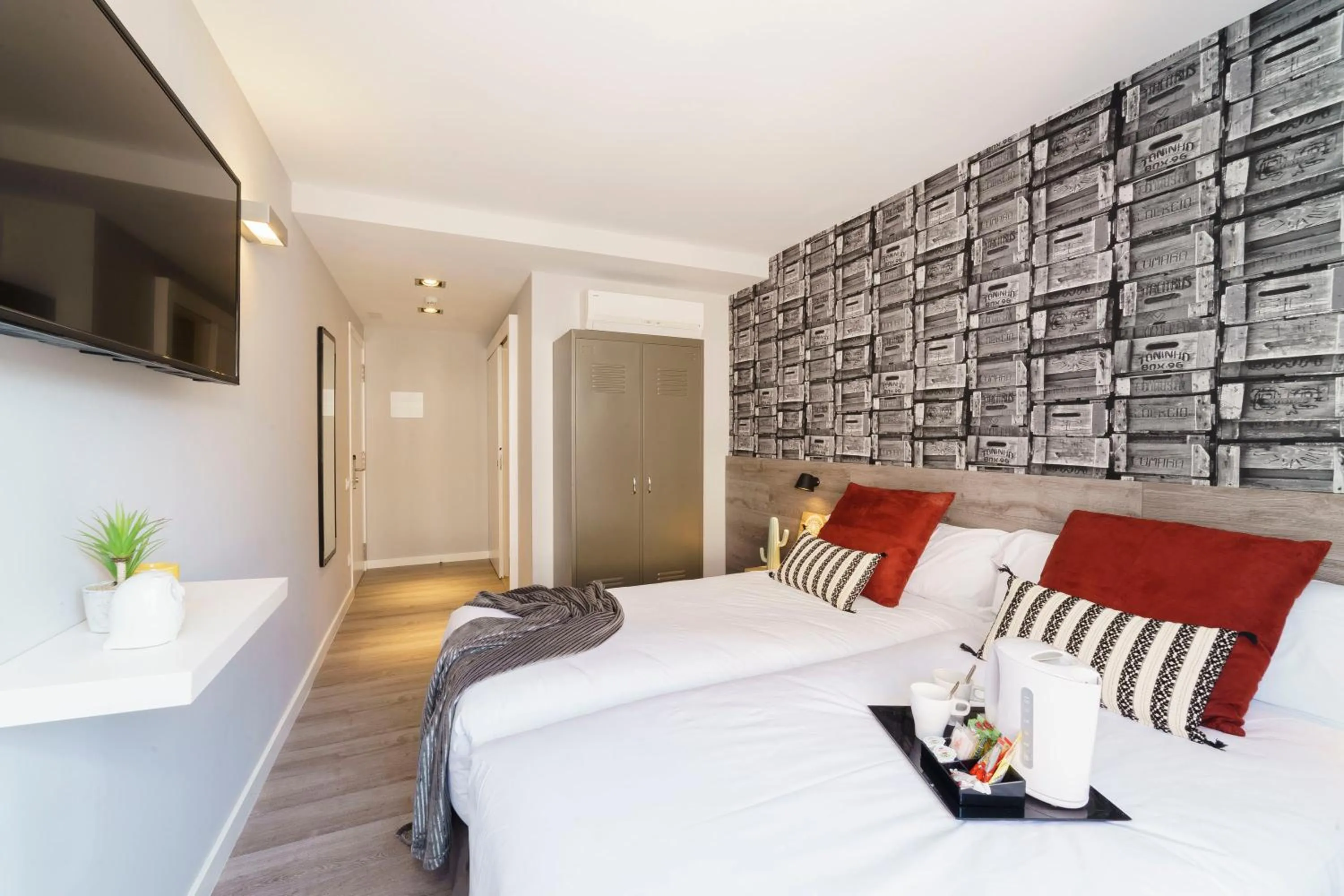 Bedroom, Bed in BYPILLOW Wander