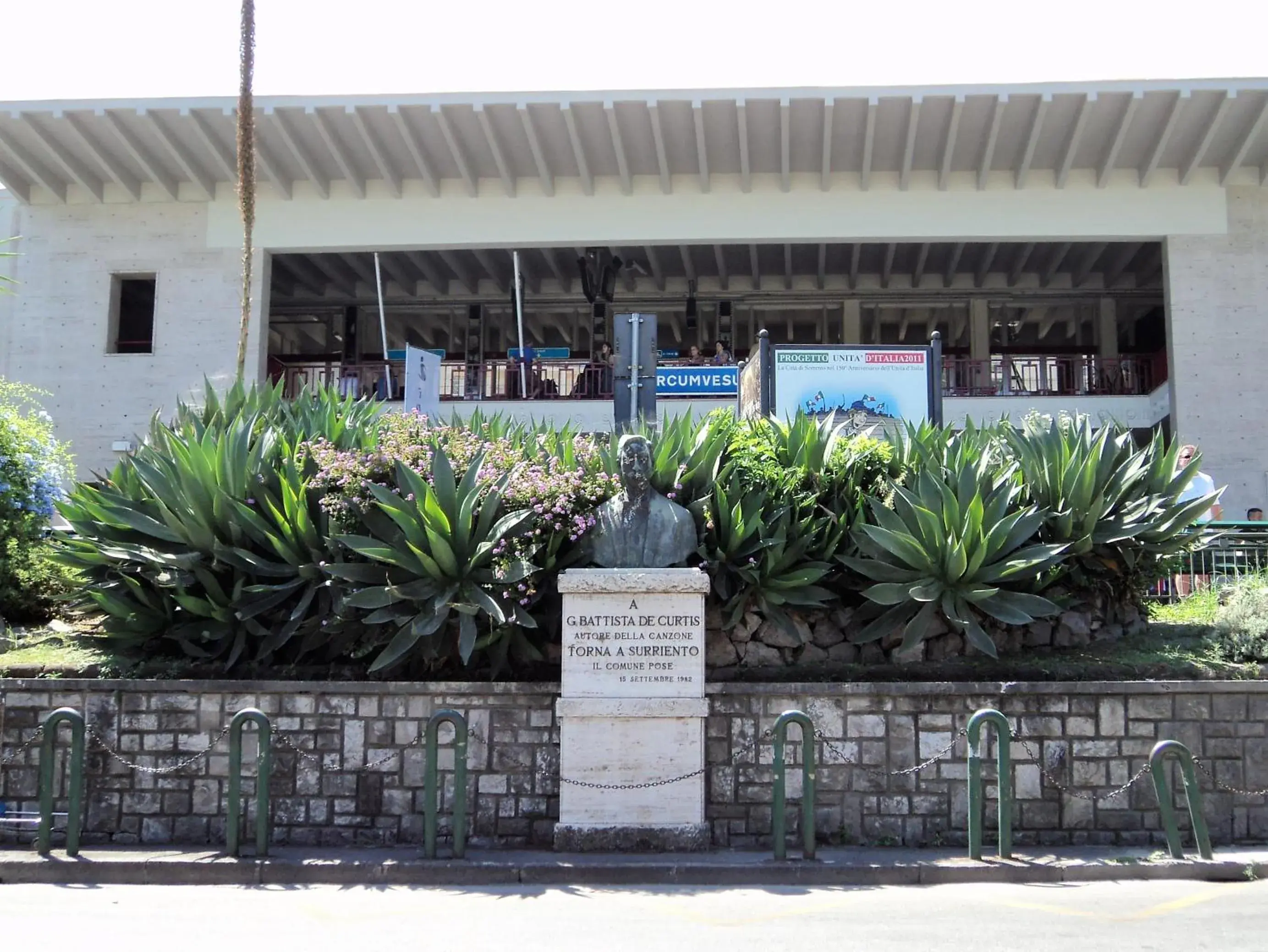 Property building in La Ferrovia Guest House Property building in La Ferrovia Guest House