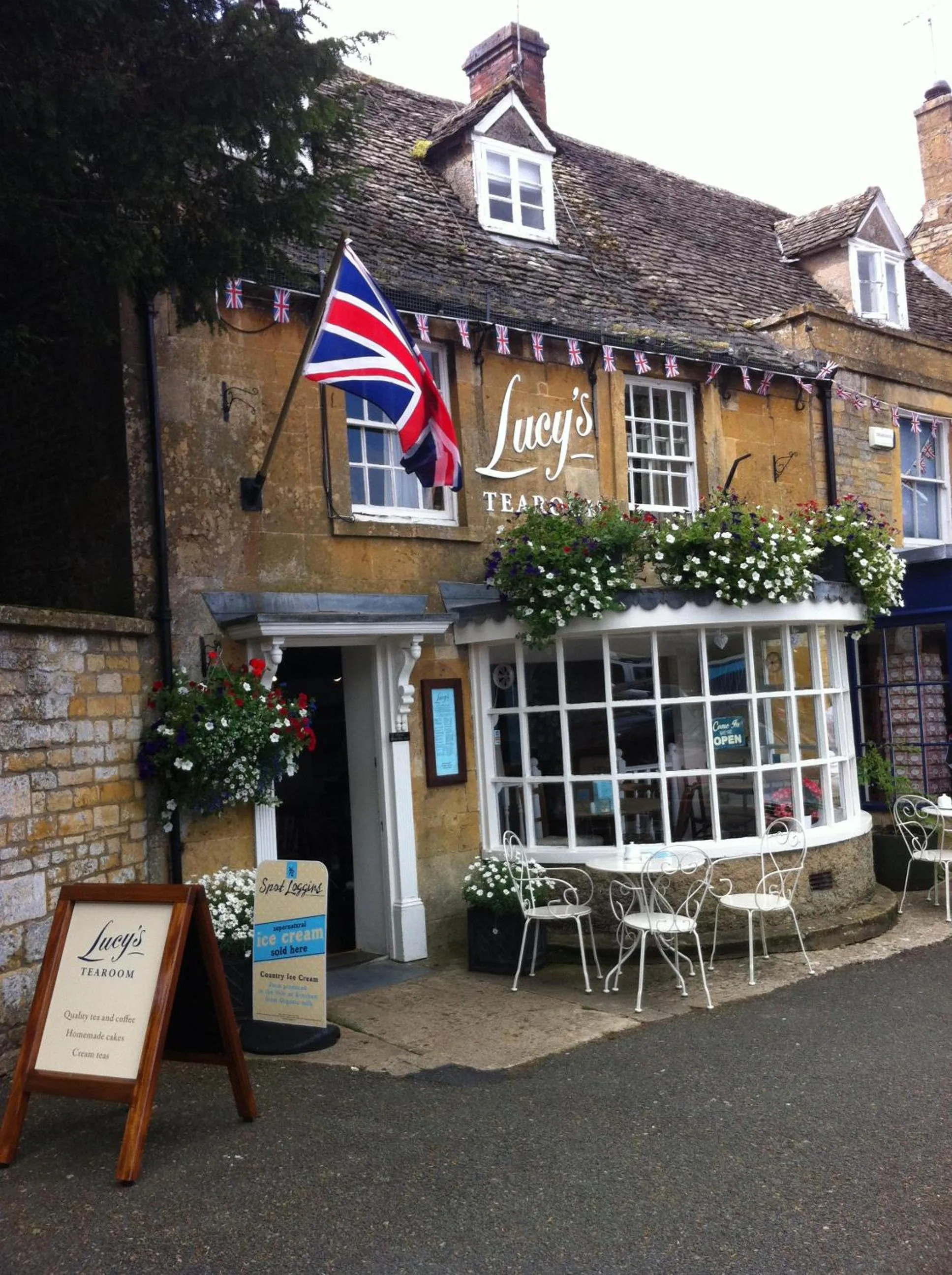 Lucy's Tearoom B&B