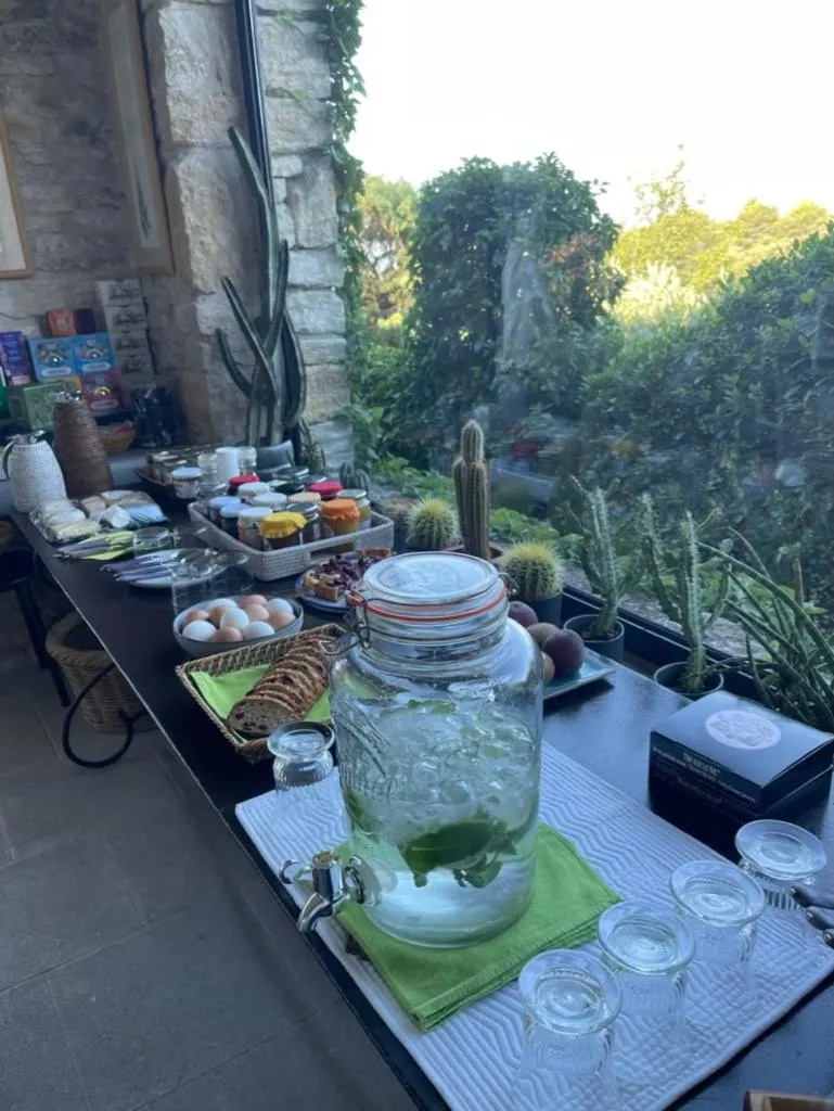Breakfast in La Borie en Provence