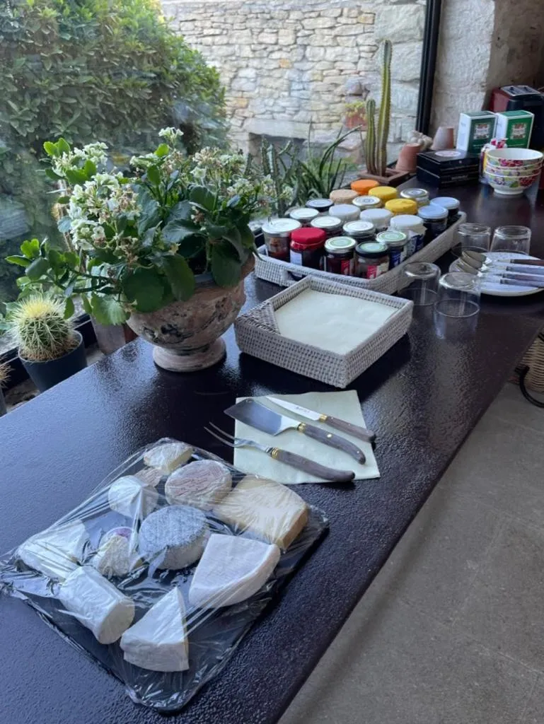 Breakfast in La Borie en Provence