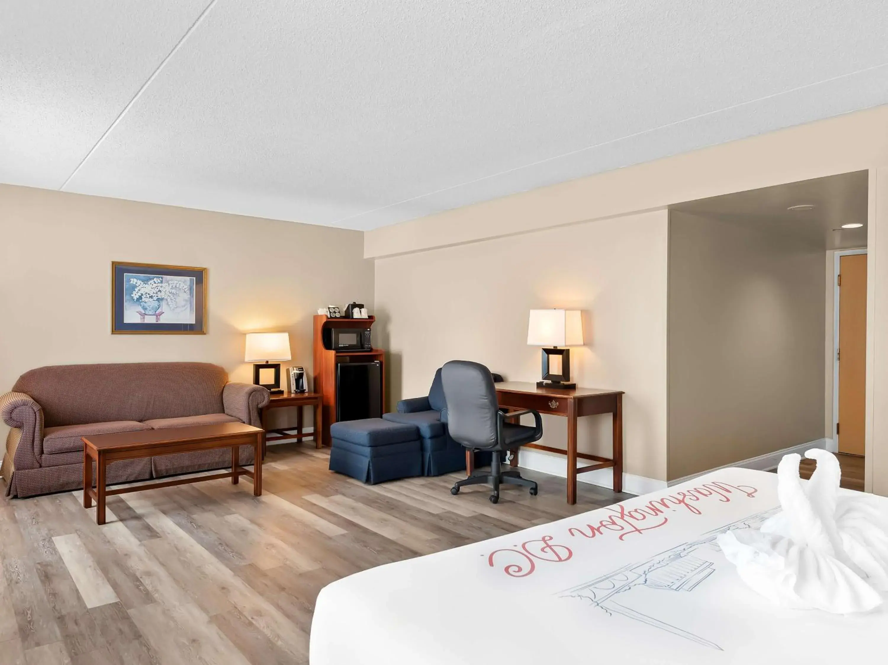 Bedroom, Bed in Best Western Potomac Mills Bedroom, Bed in Best Western Potomac Mills