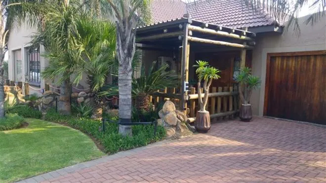 Nkwasi Lodge