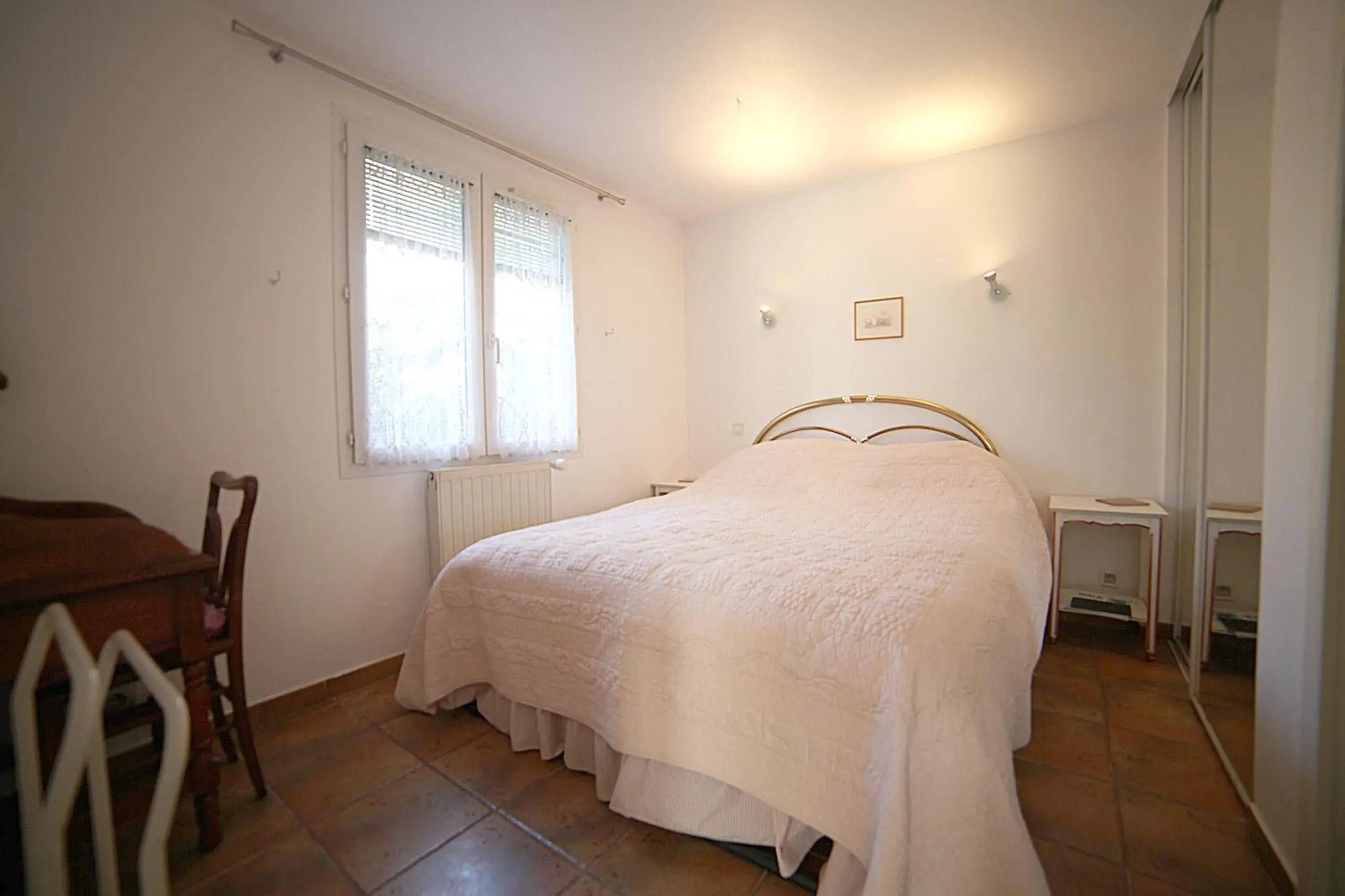 Deluxe Double Room with Bath in B&B Le clos des vignes Saint Raphael Deluxe Double Room with Bath in B&B Le clos des vignes Saint Raphael