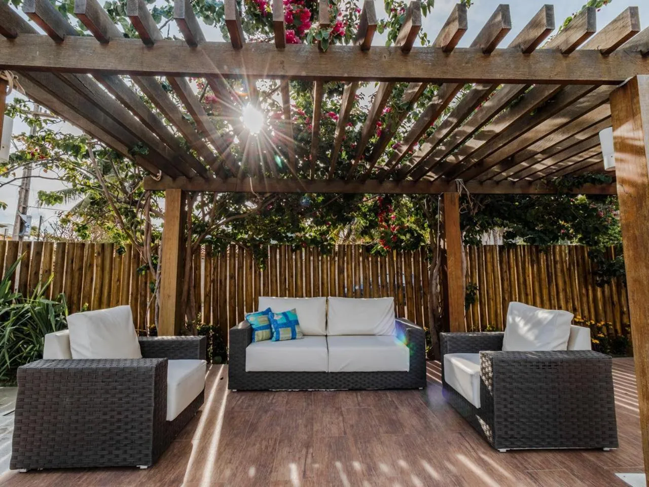 Area and facilities in Wave Suítes Hotel & Lounge bar