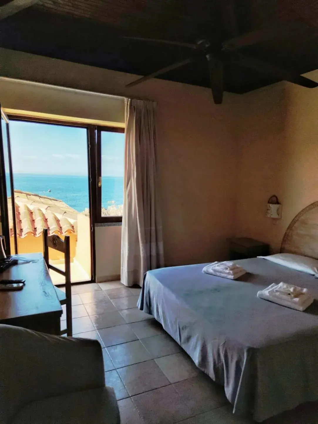 Standard Double Room in Hotel Costa Paradiso Standard Double Room in Hotel Costa Paradiso