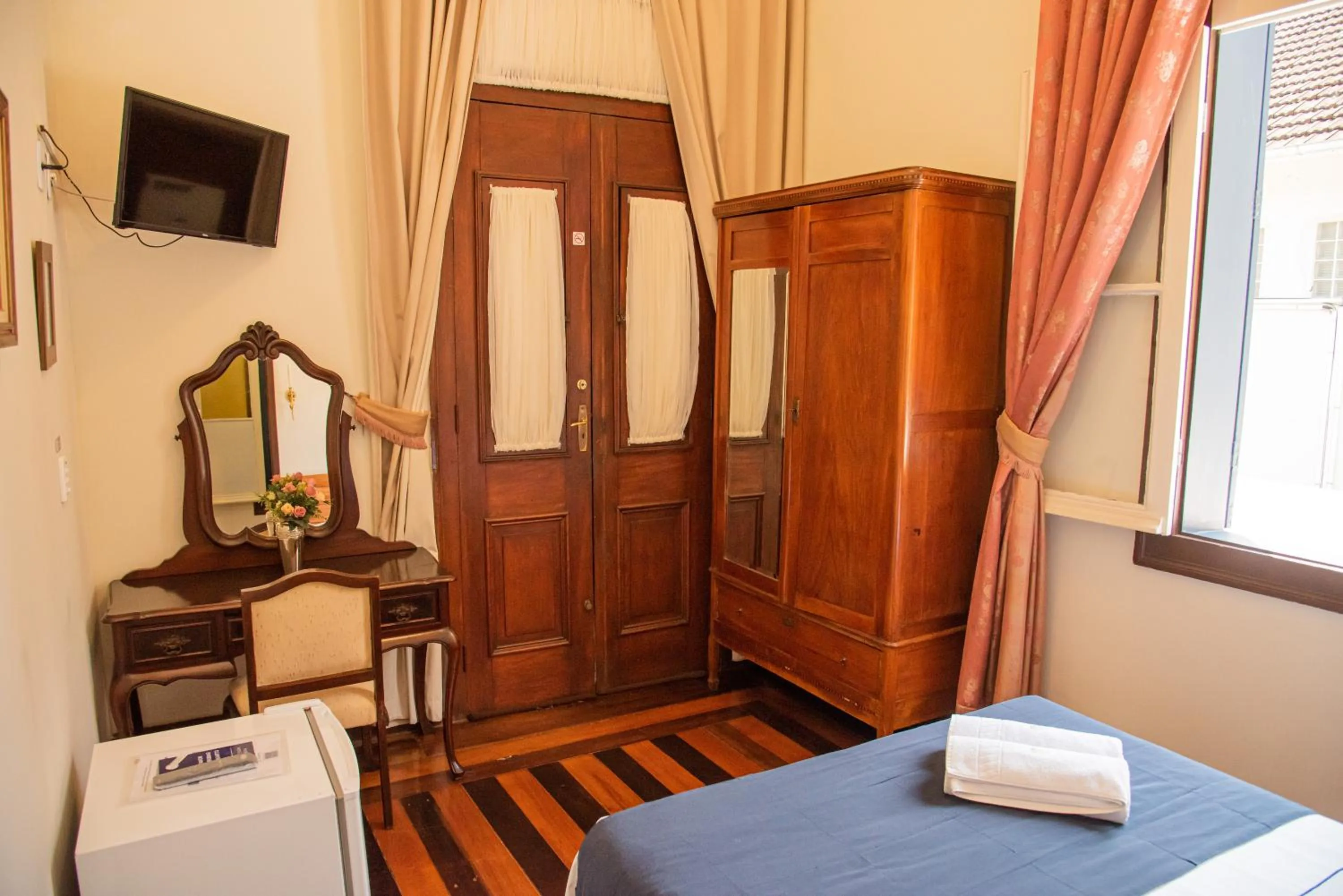 Bedroom, Bed in Pousada Dom Petrópolis