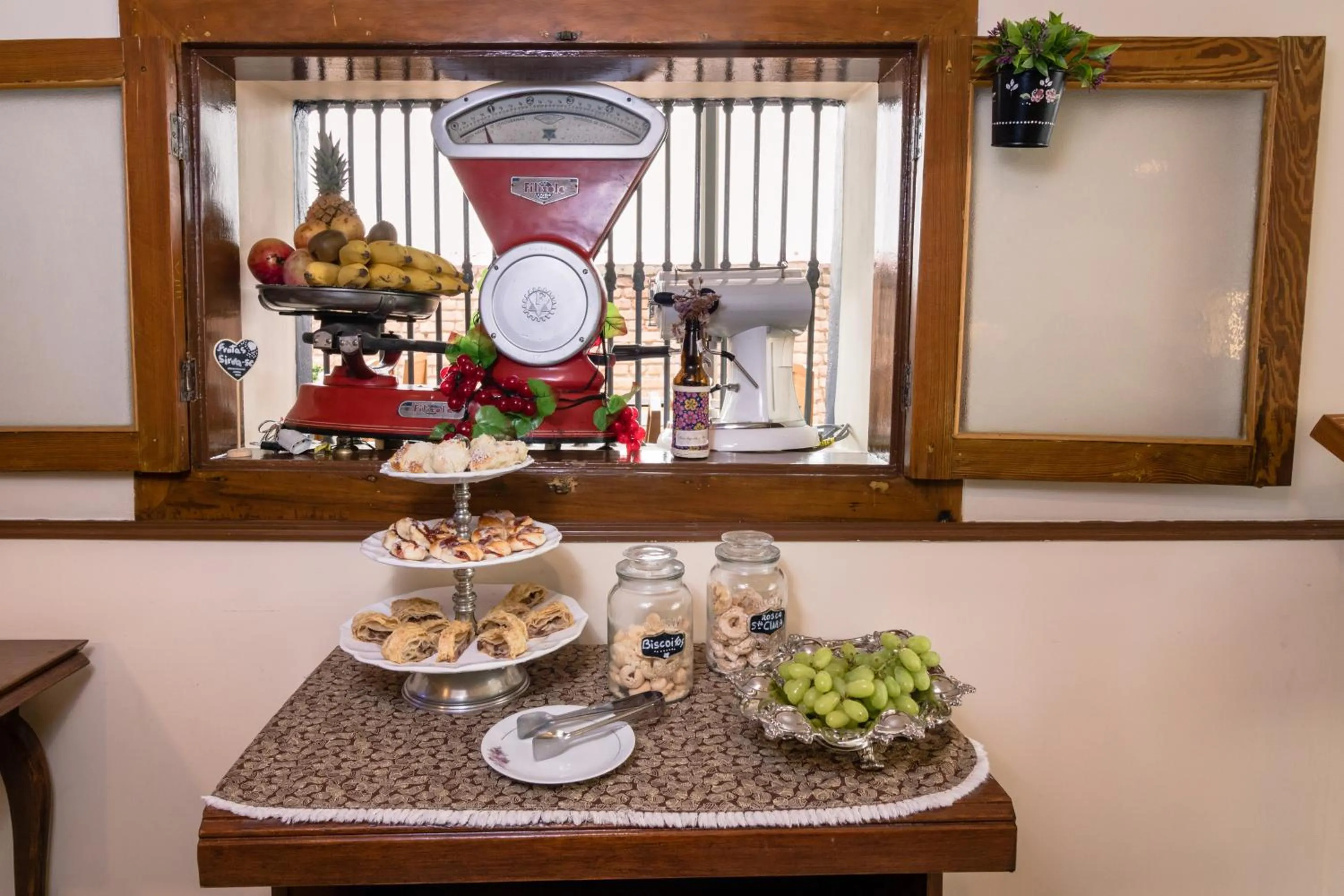 Buffet breakfast in Pousada Dom Petrópolis