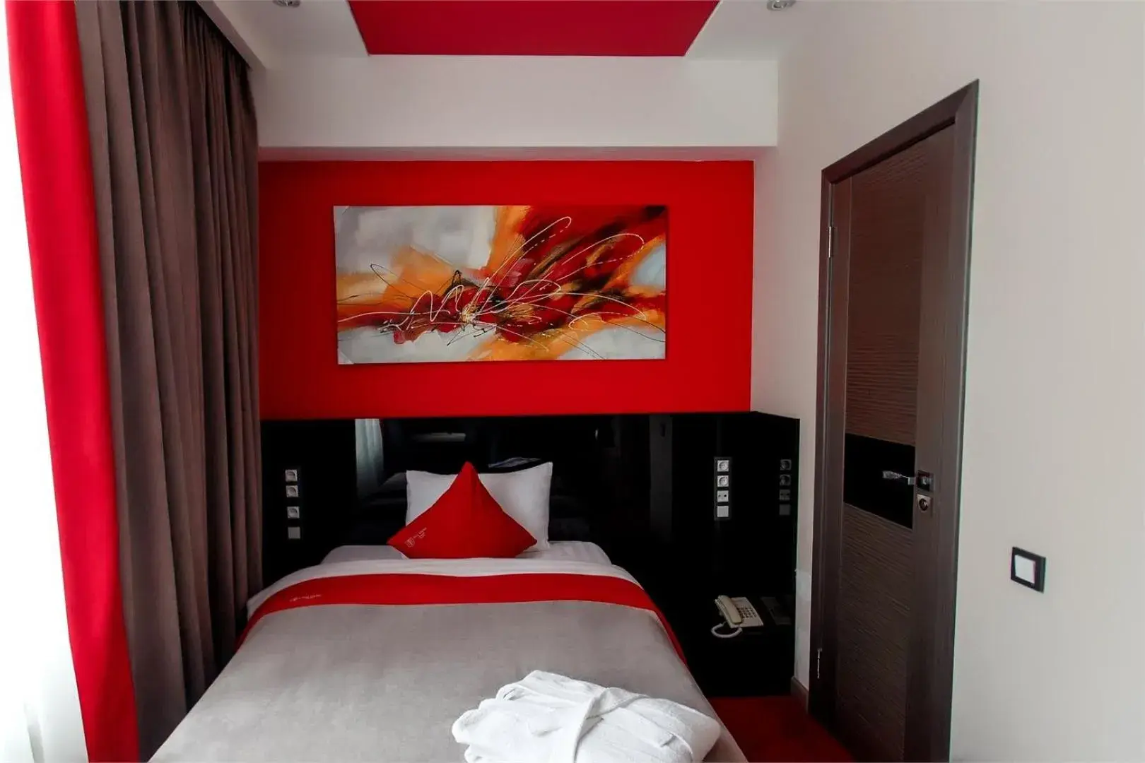 Single Room - single occupancy in Mildom Premium Hotel Single Room - single occupancy in Mildom Premium Hotel