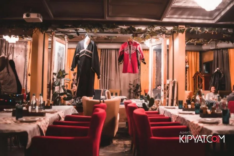 Restaurant/places to eat in Mildom Premium Hotel