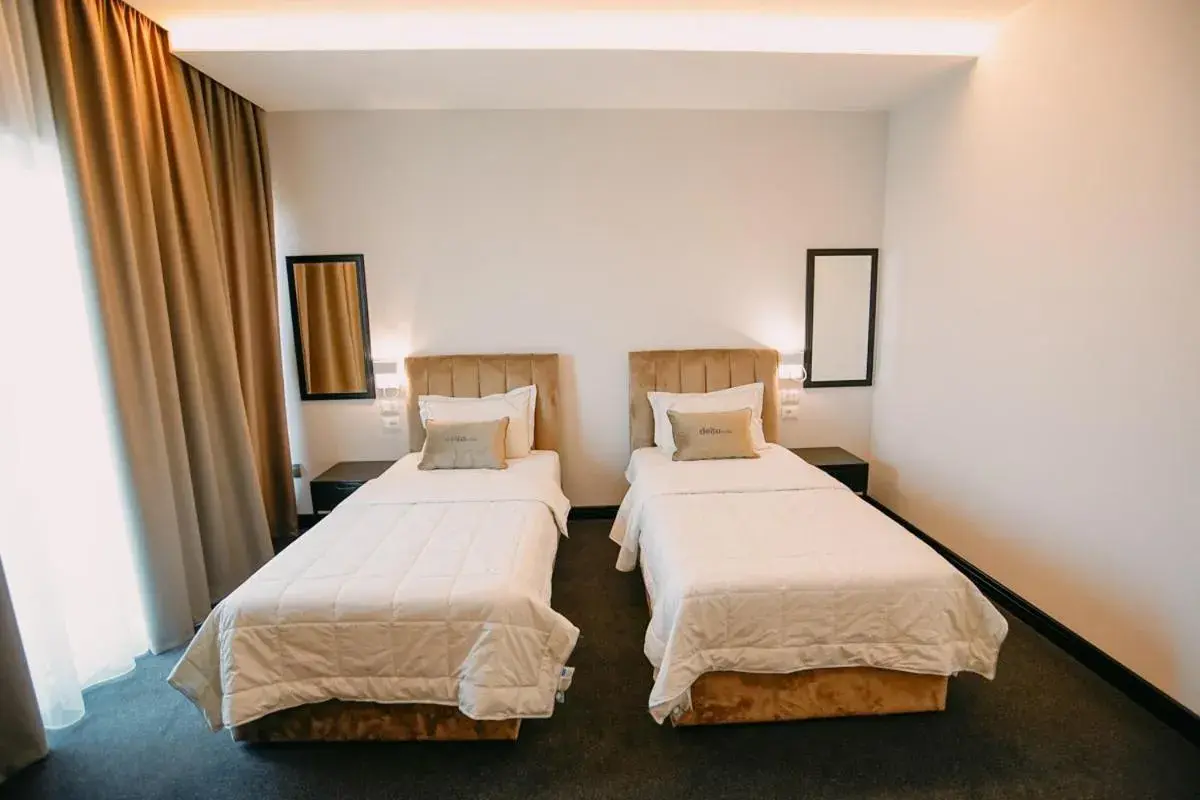 Standard Twin Room in Hotel Delta Premium Standard Twin Room in Hotel Delta Premium