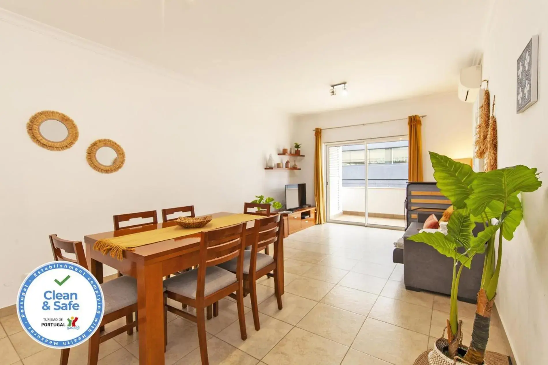 A04 - Large Modern 1 bed Apartment with Pool A04 - Large Modern 1 bed Apartment with Pool