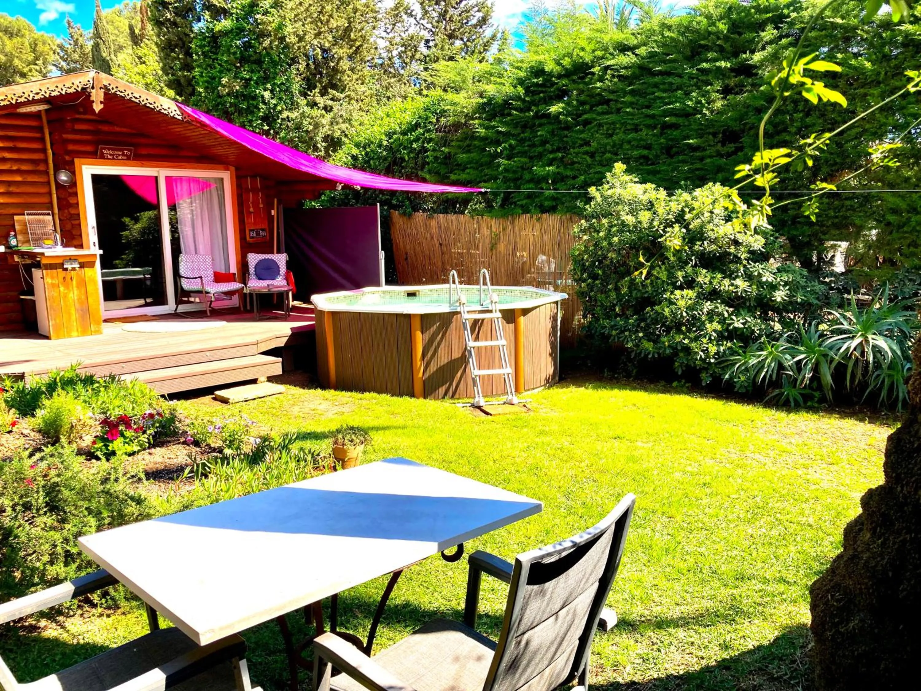 Patio in Romantic Private Cabin