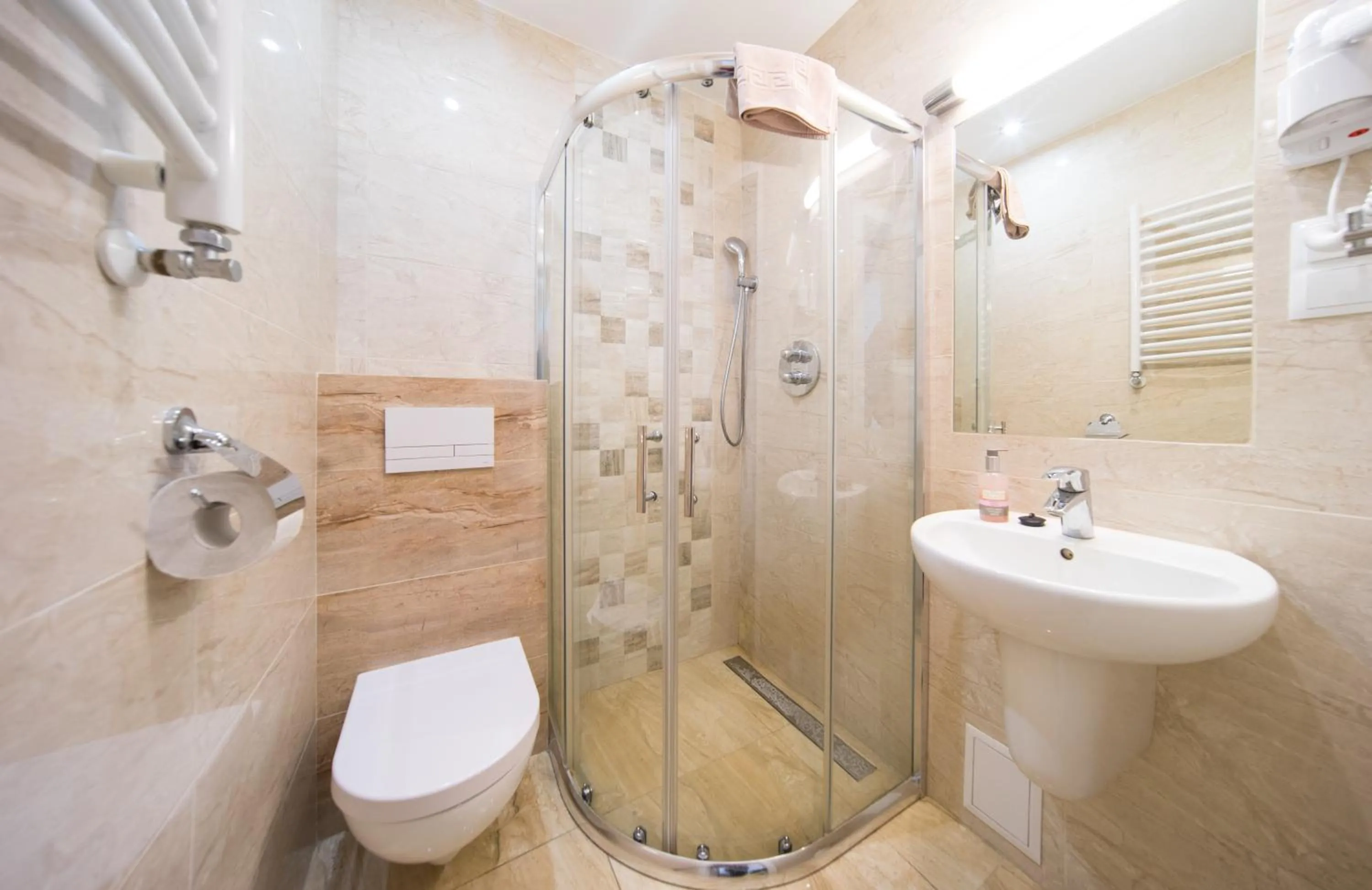 Shower in Admiral II