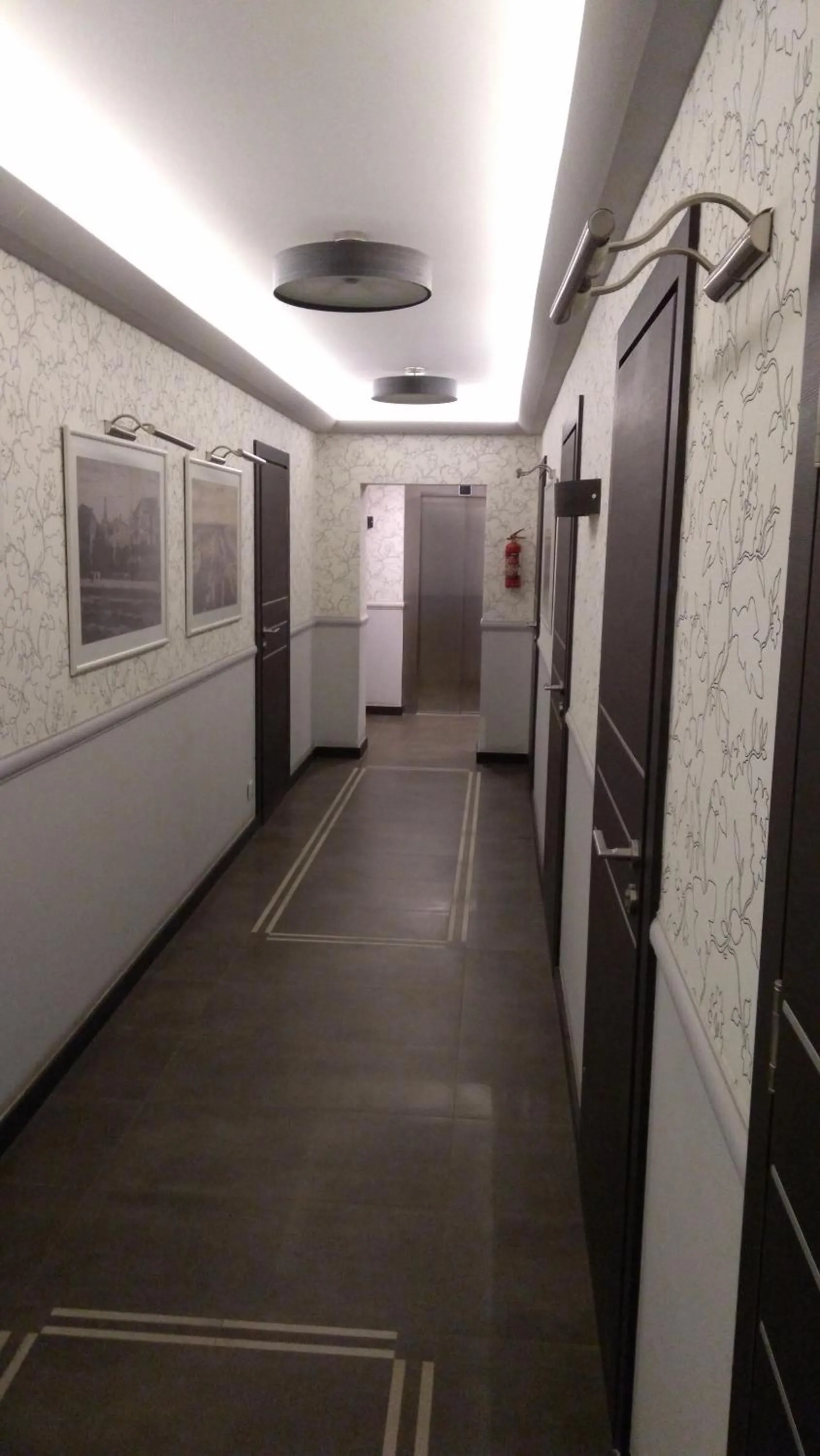 Lobby or reception in Admiral II