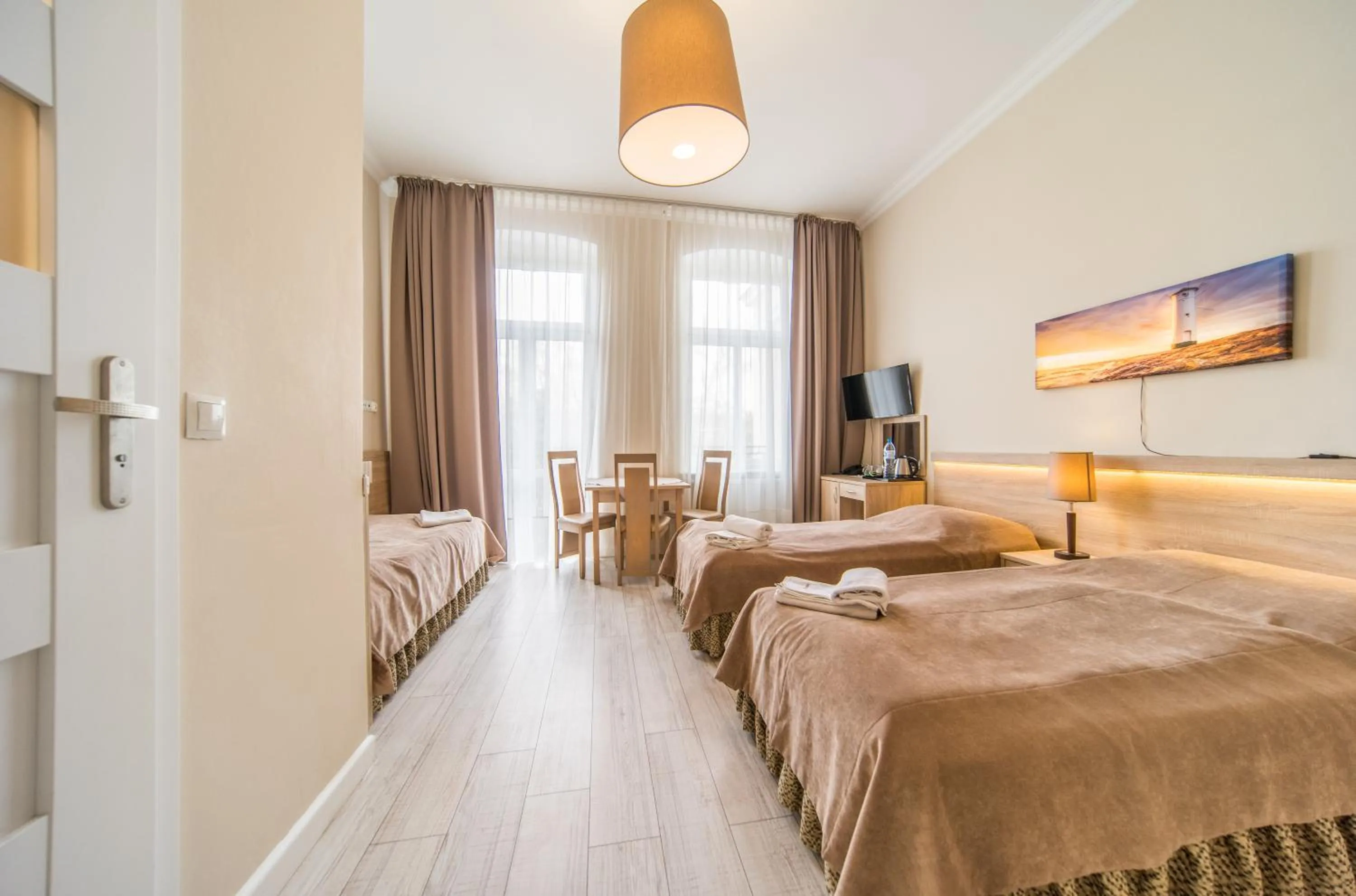 Photo of the whole room in Admiral II