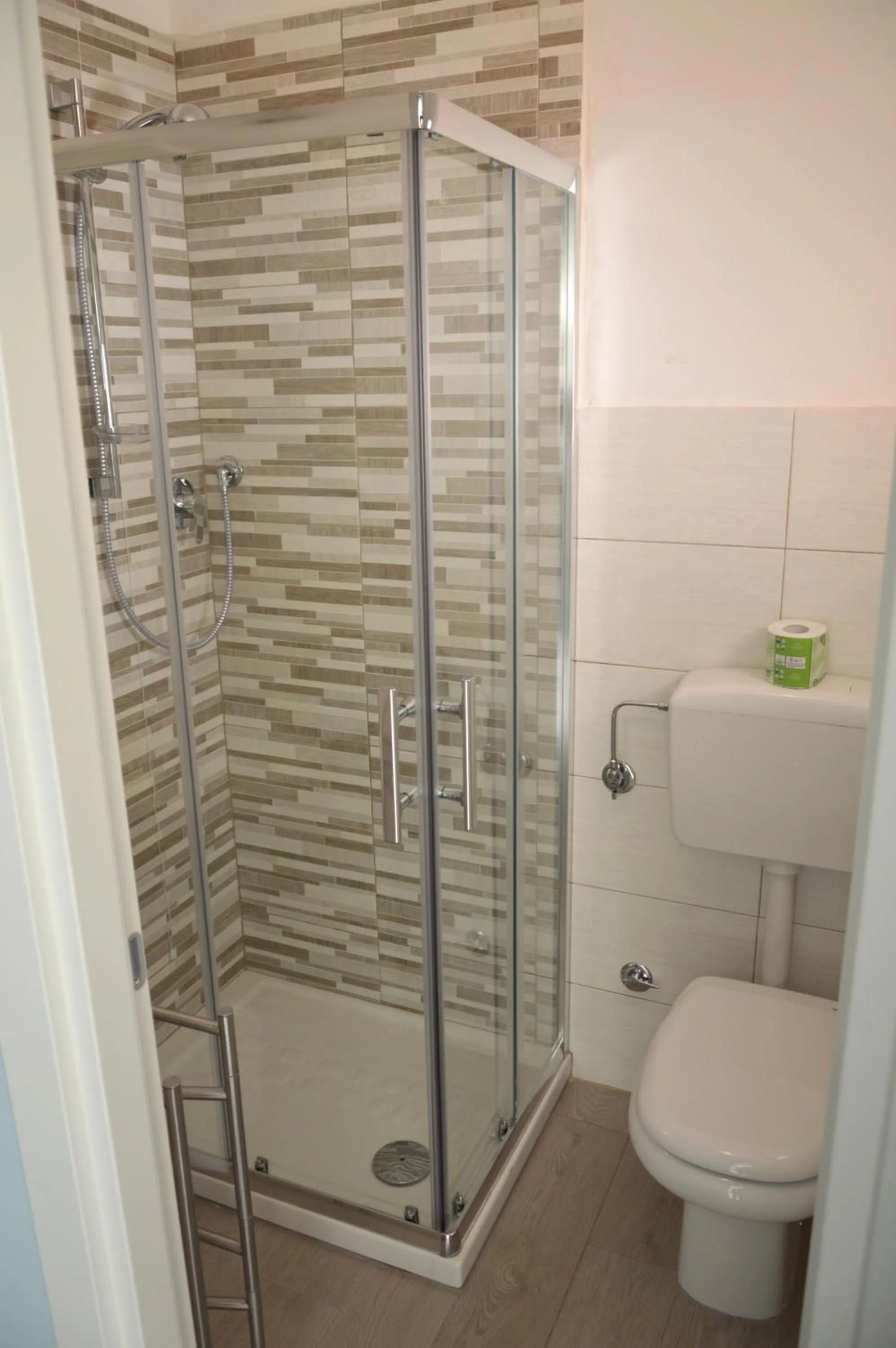 Shower in La Gemma nel Borgo B&B