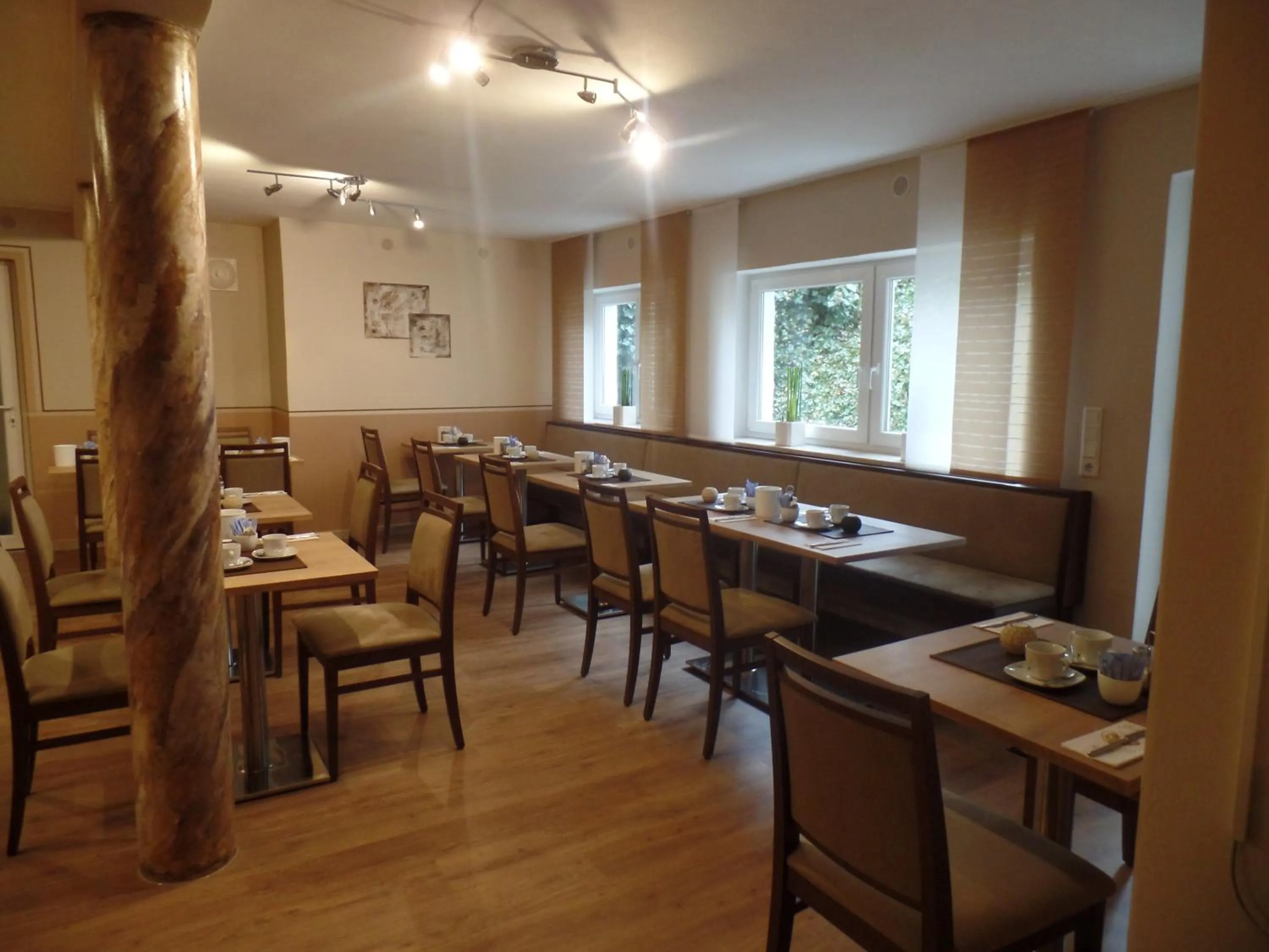 Restaurant/places to eat in Pension Wagner