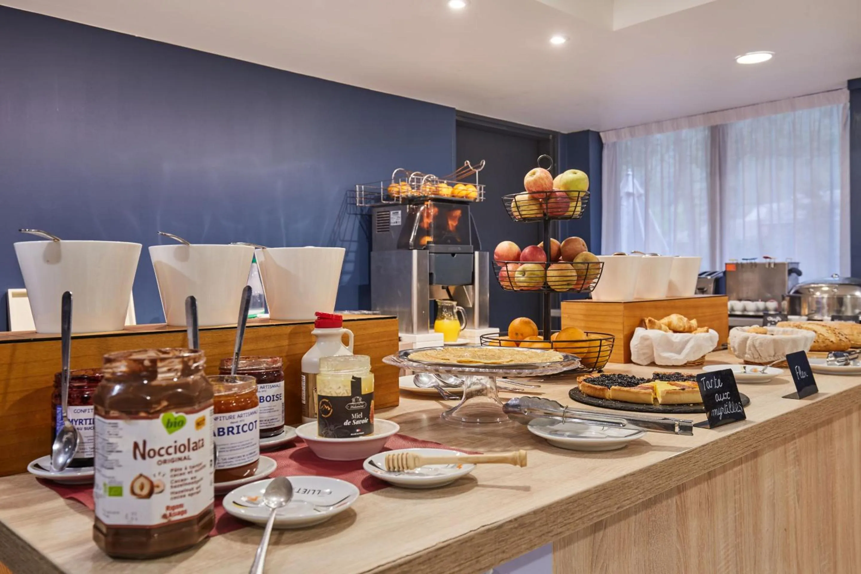 Continental breakfast in Résidence Odalys Isatis