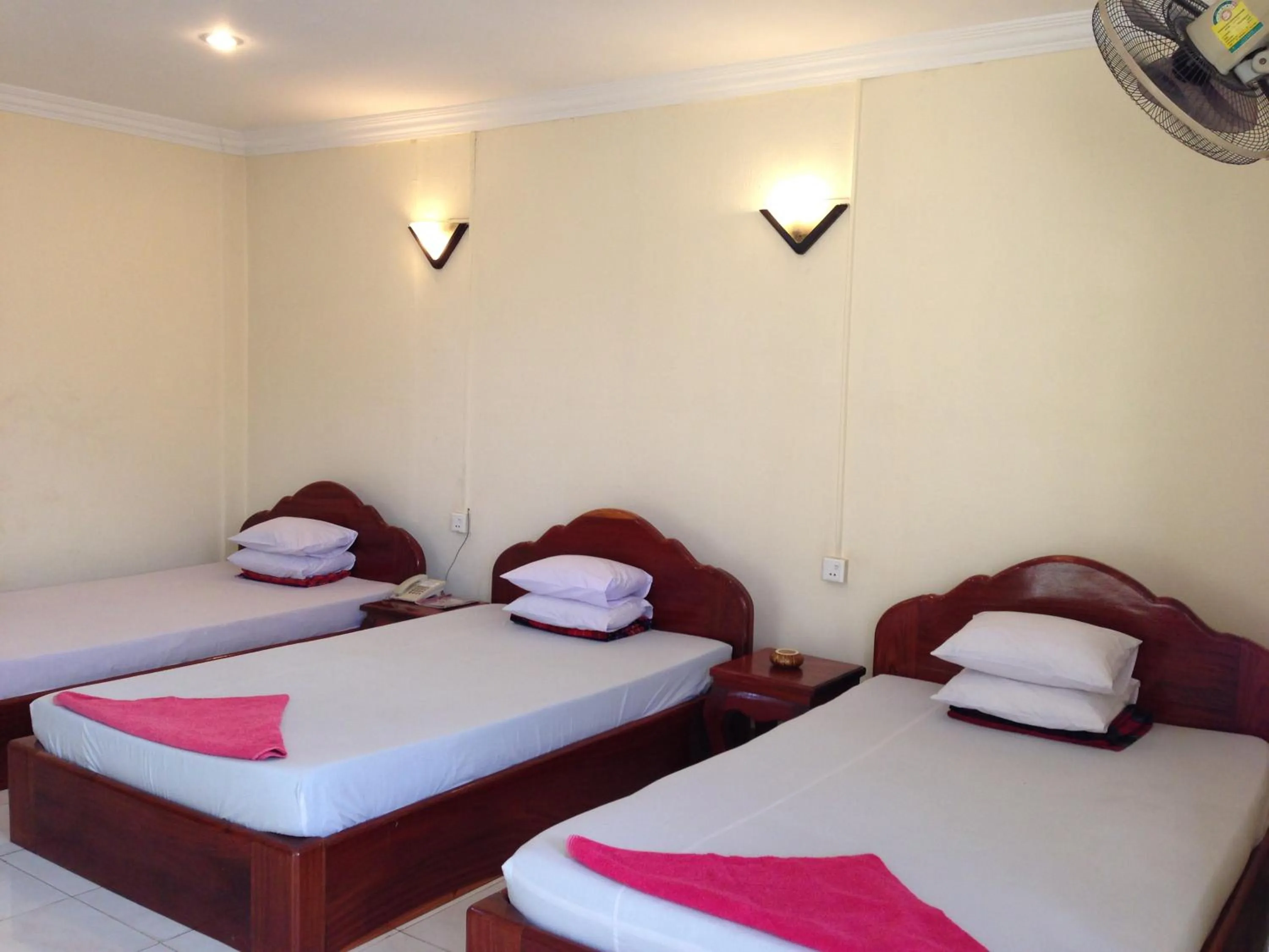 Bedroom, Bed in Capitol One