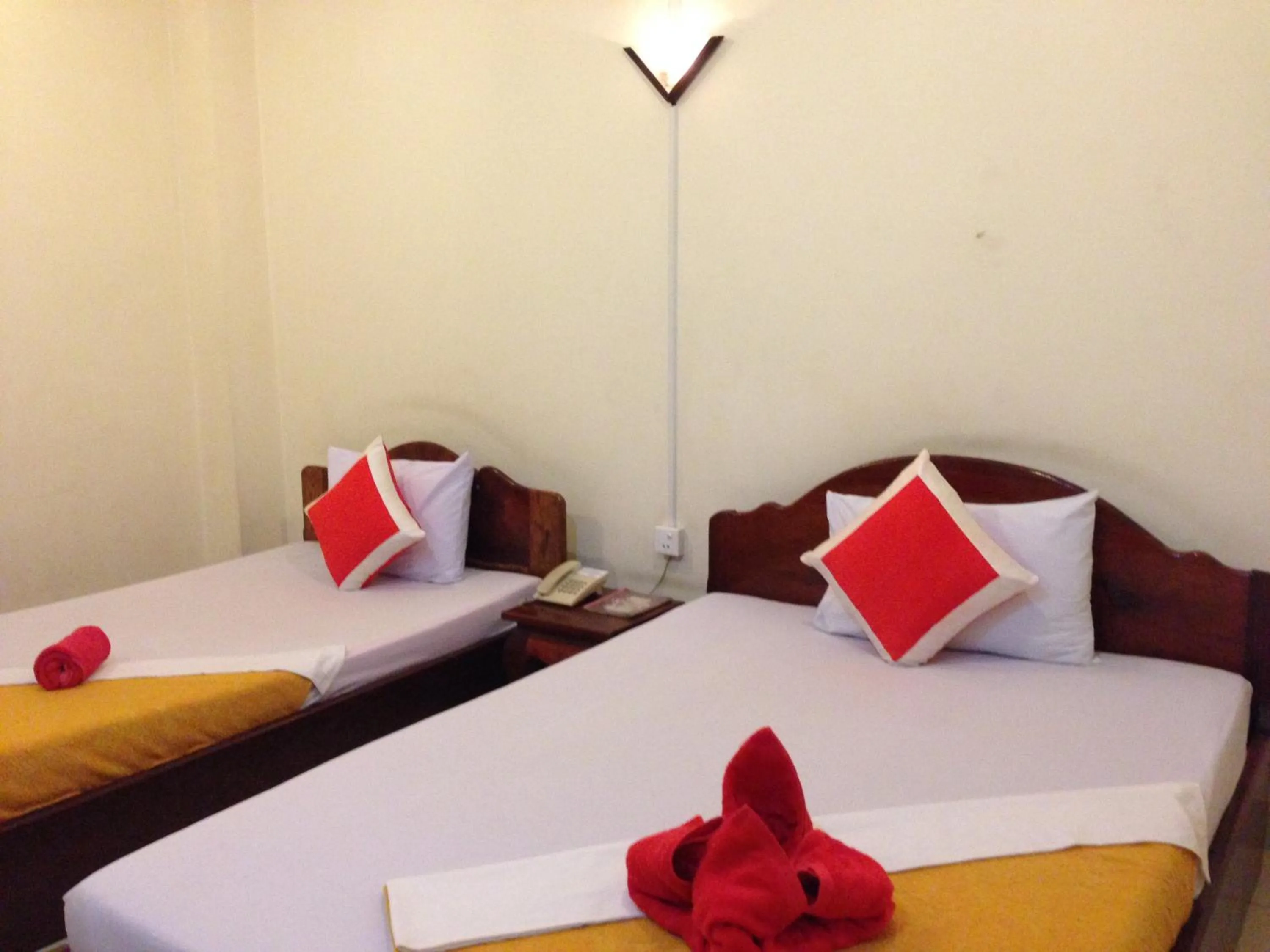 Bedroom, Bed in Capitol One