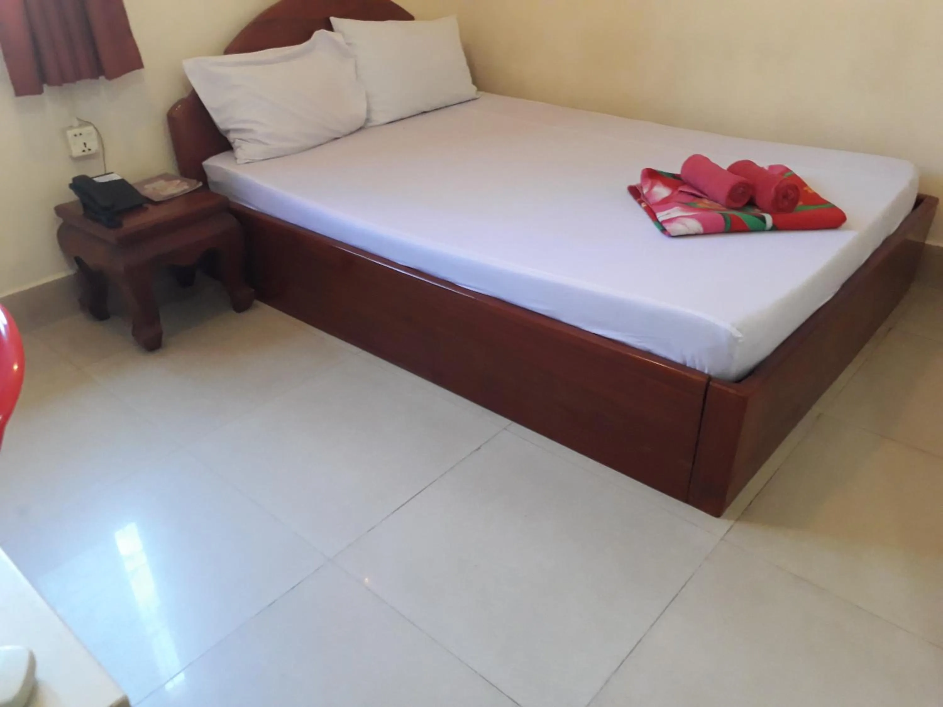 Bedroom, Bed in Capitol One