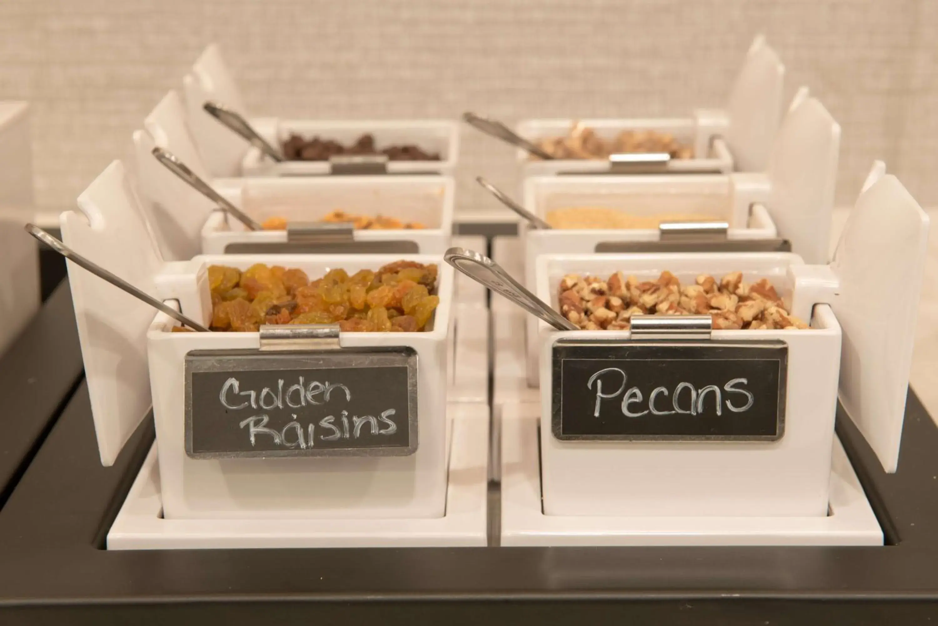 Breakfast in Hampton Inn & Suites Bay City Breakfast in Hampton Inn & Suites Bay City