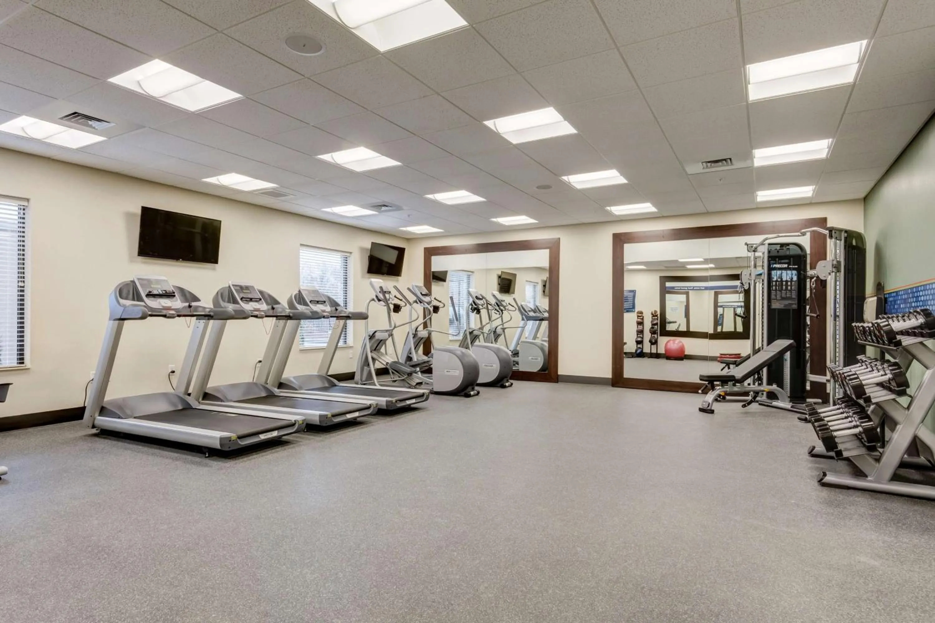 Fitness centre/facilities in Hampton Inn-St. Louis Wentzville, MO