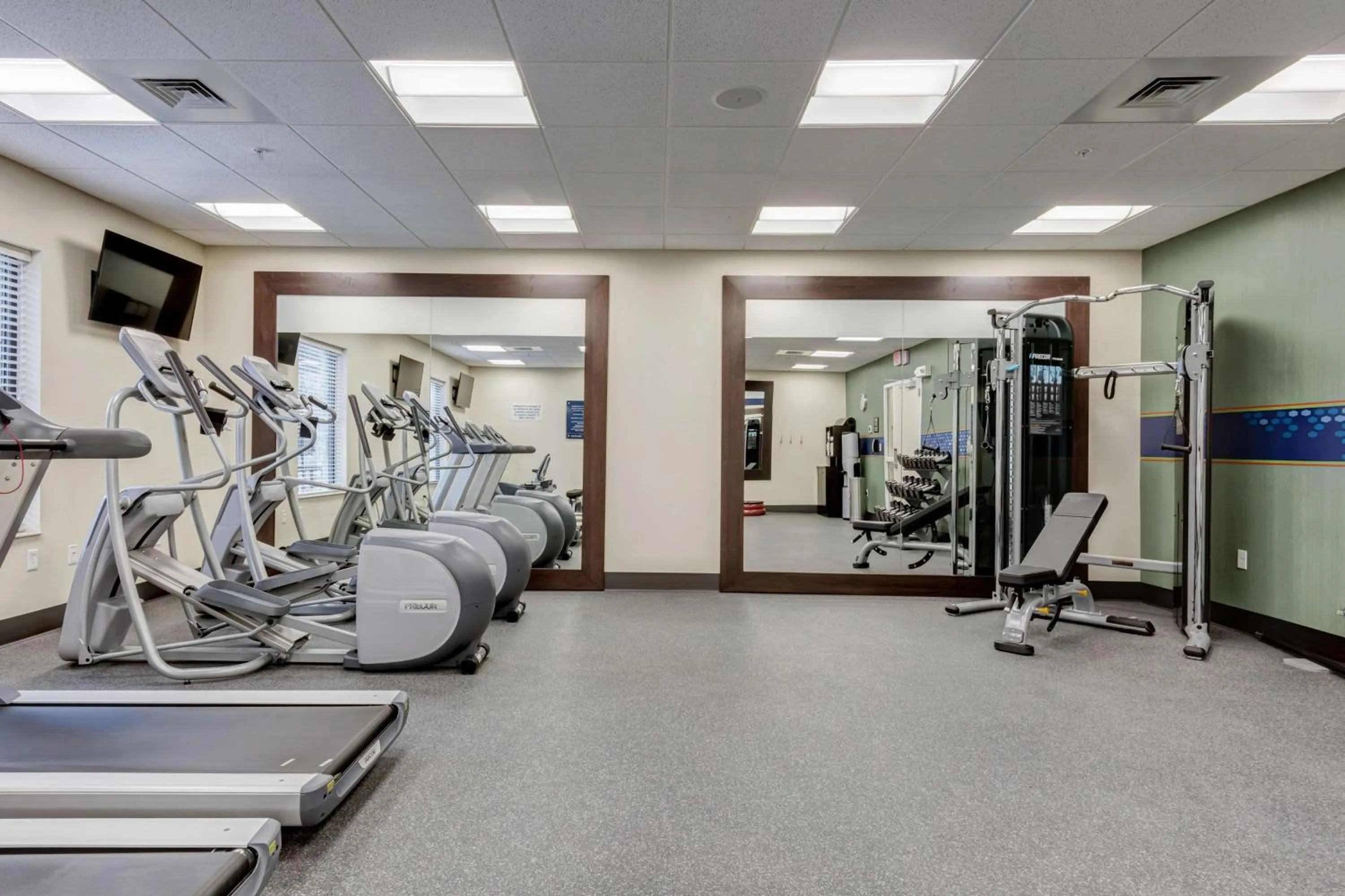 Fitness centre/facilities in Hampton Inn-St. Louis Wentzville, MO