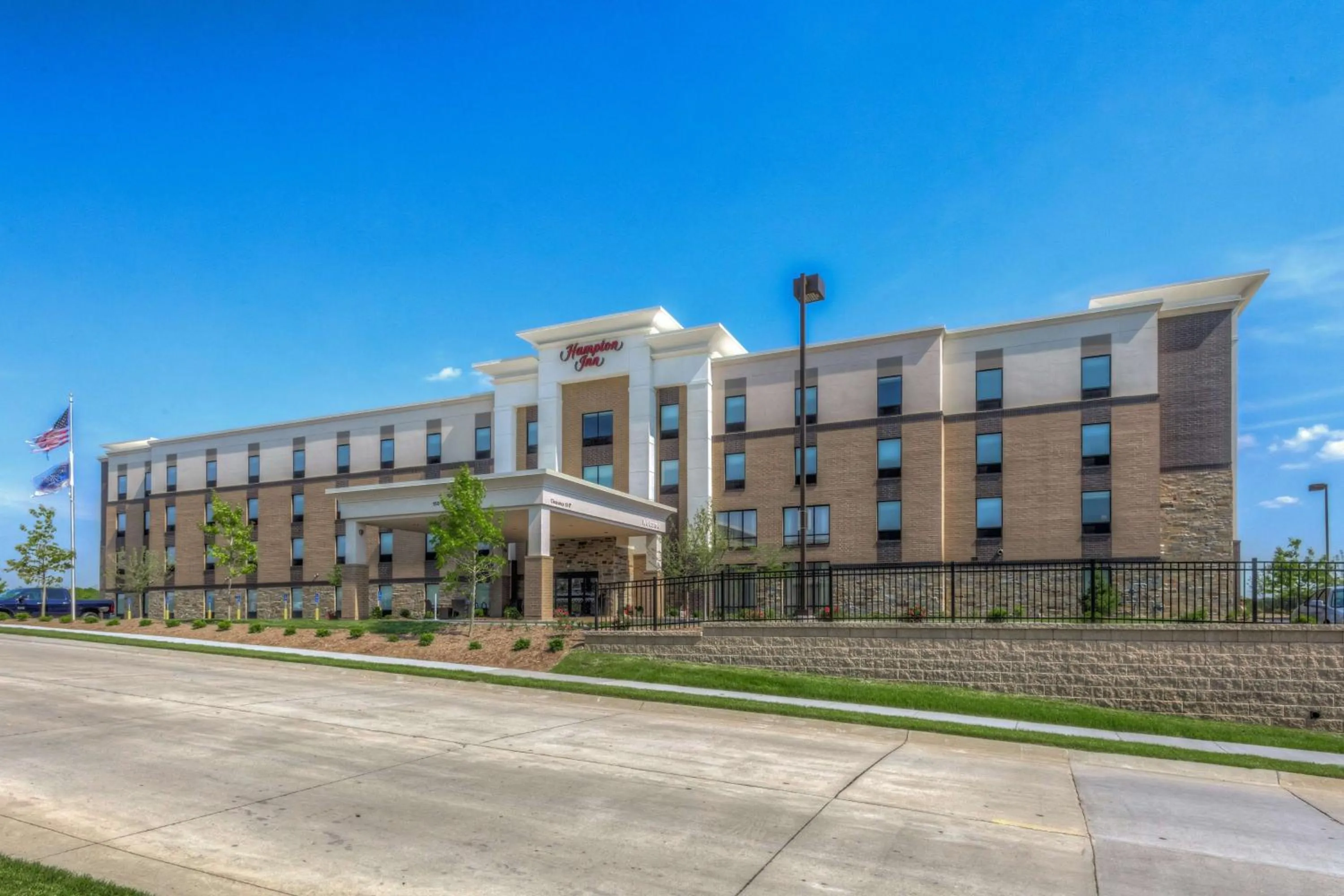 Property building in Hampton Inn-St. Louis Wentzville, MO