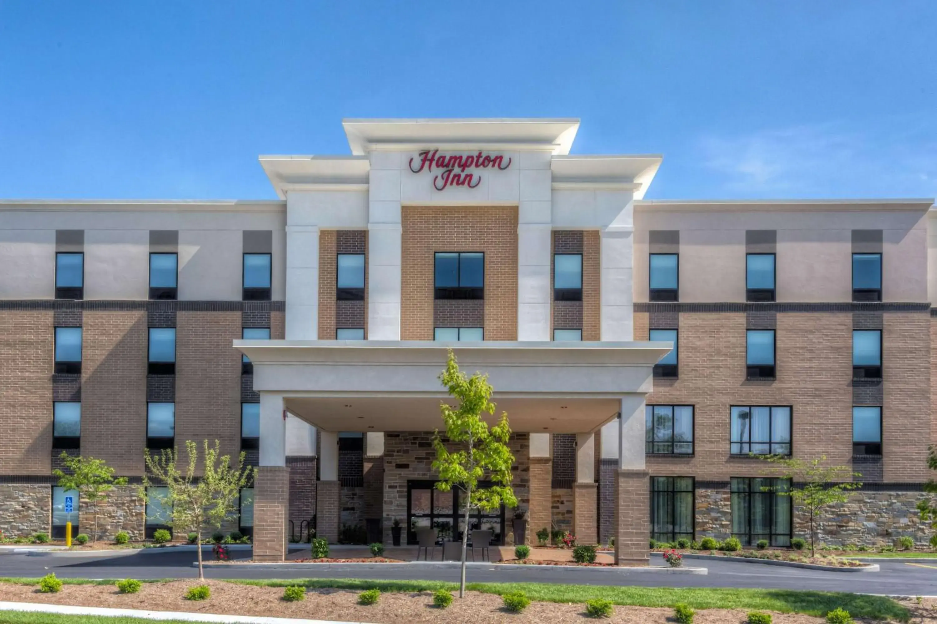 Property building in Hampton Inn-St. Louis Wentzville, MO Property building in Hampton Inn-St. Louis Wentzville, MO