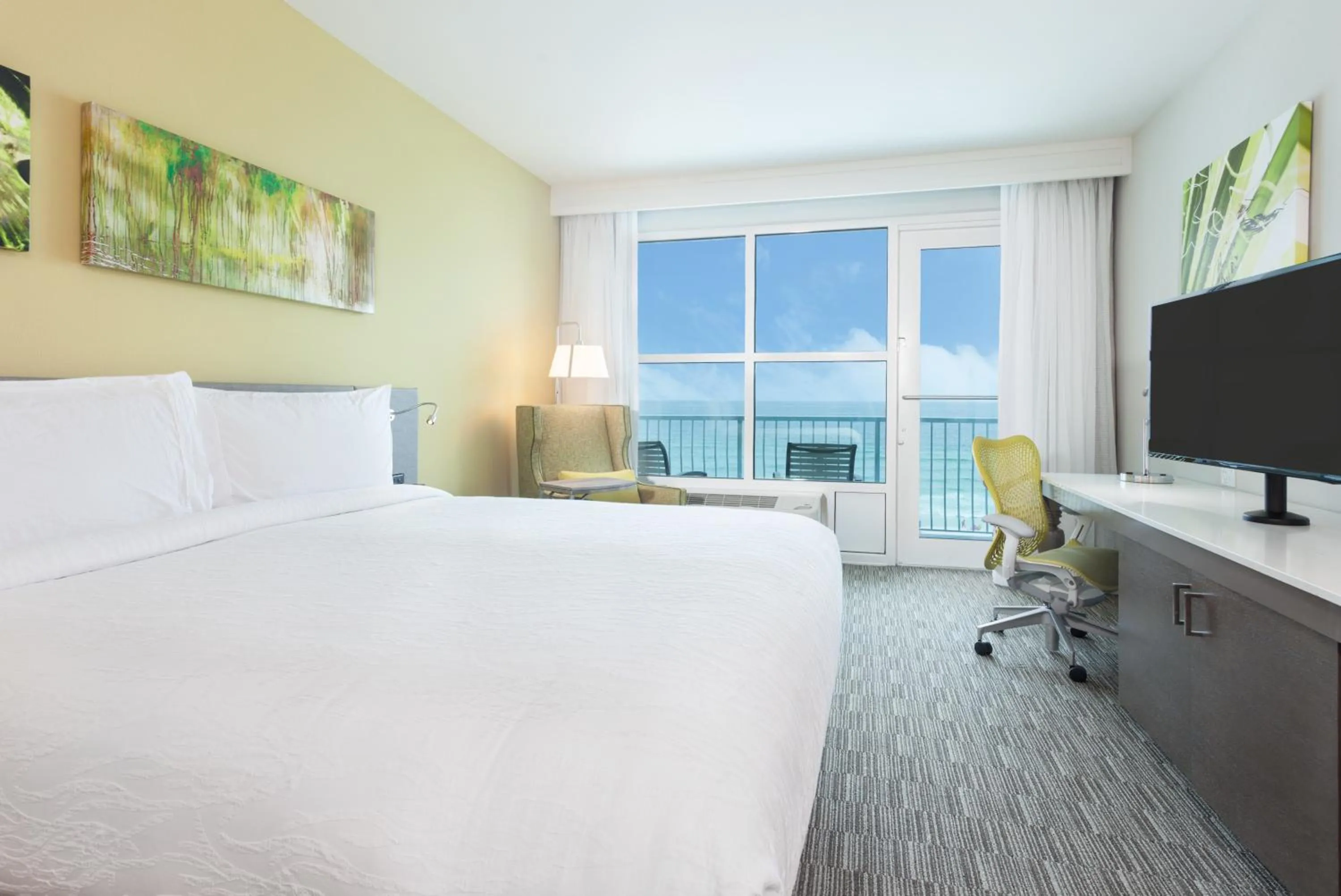 Bed in Hilton Garden Inn Ft. Walton Beach