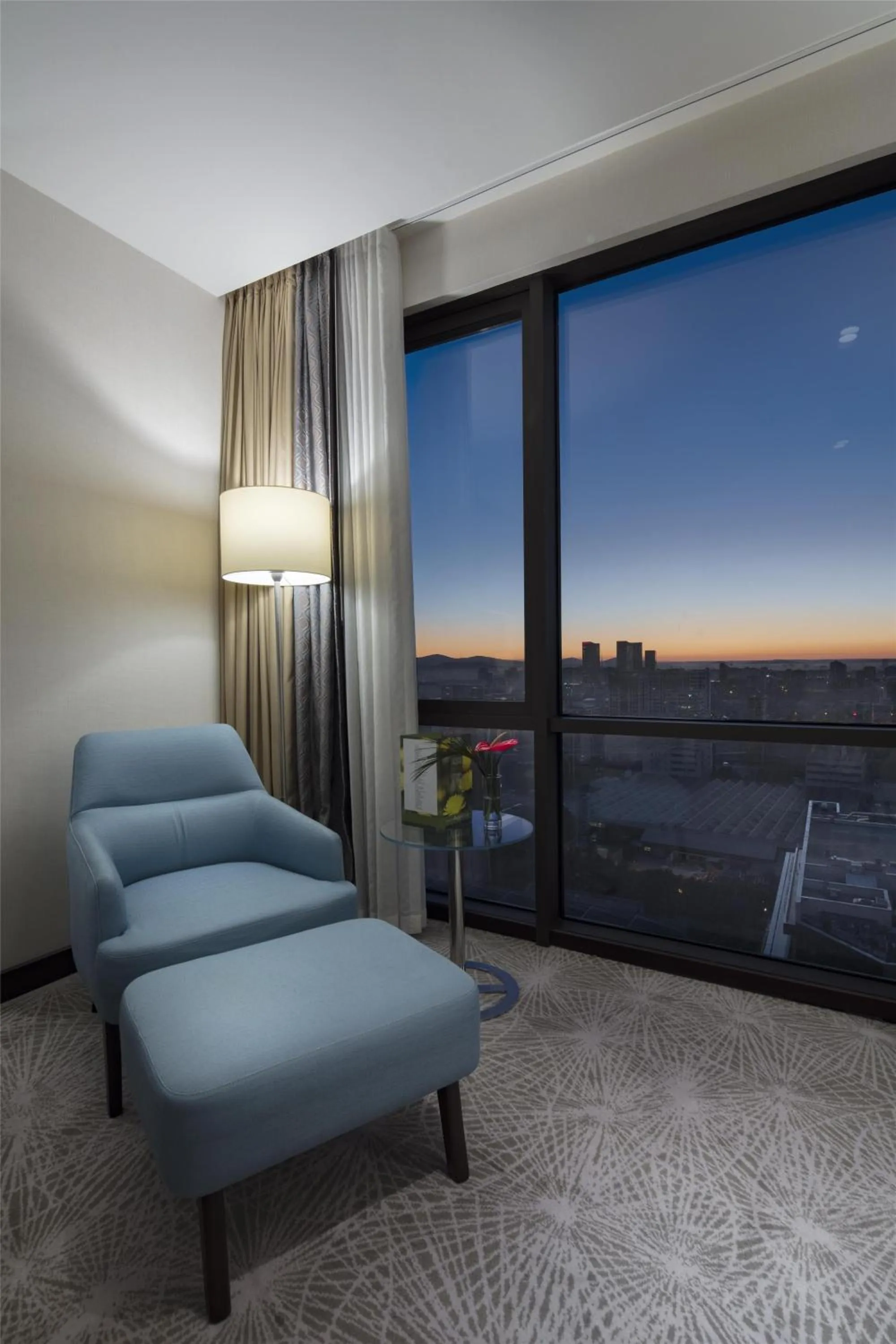 Living room in Doubletree by Hilton Istanbul Umraniye